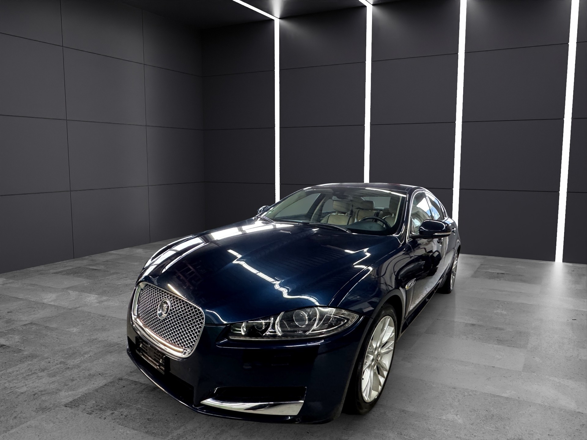 JAGUAR XF 5.0 V8-image-1