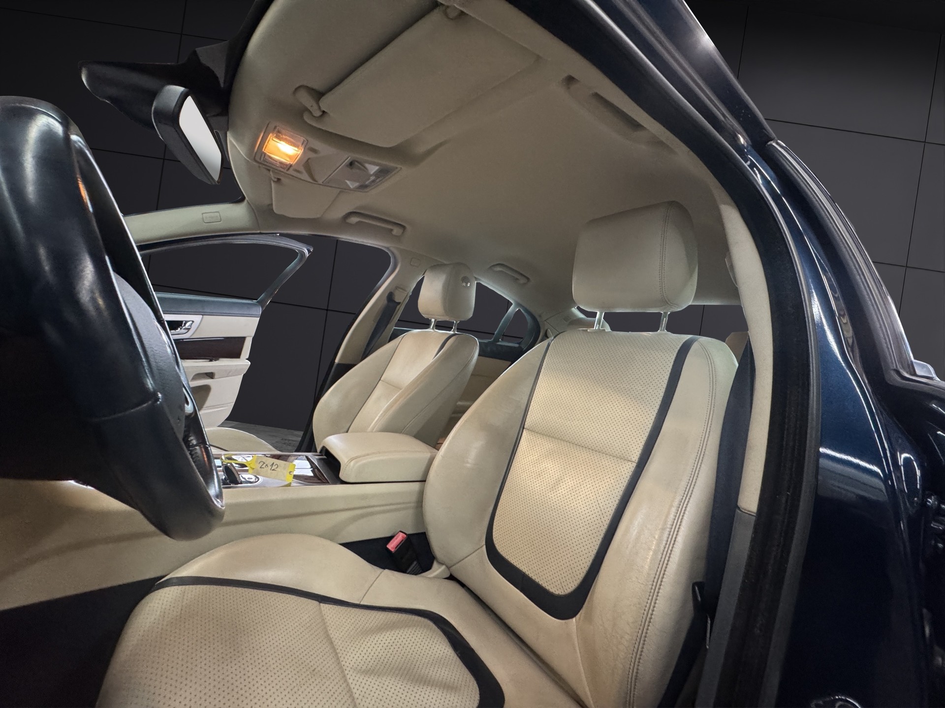 JAGUAR XF 5.0 V8-image-15