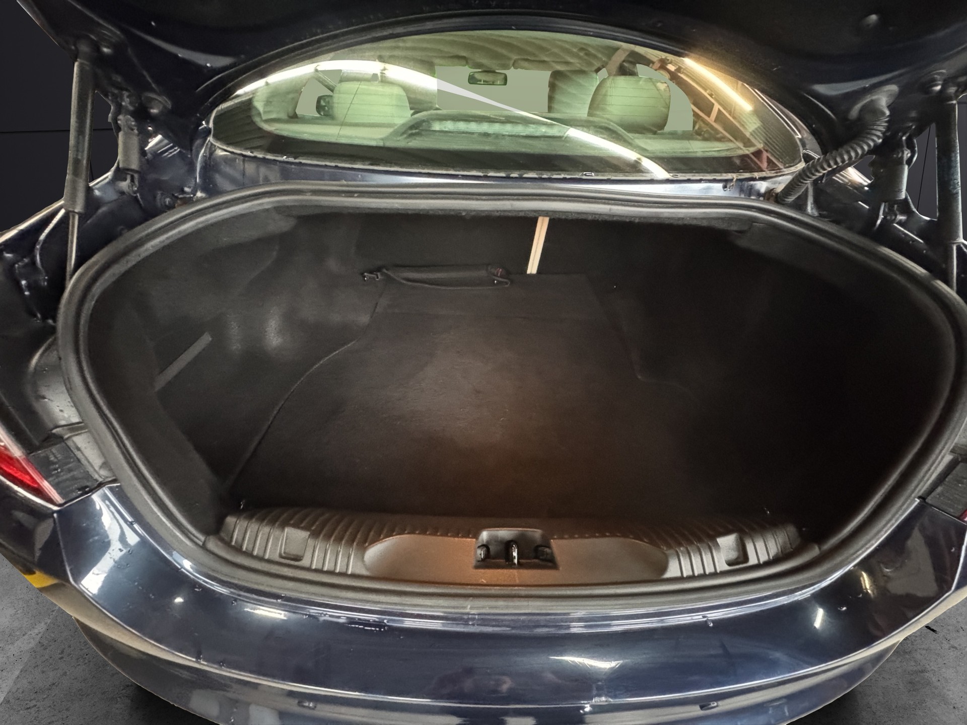 JAGUAR XF 5.0 V8-image-13