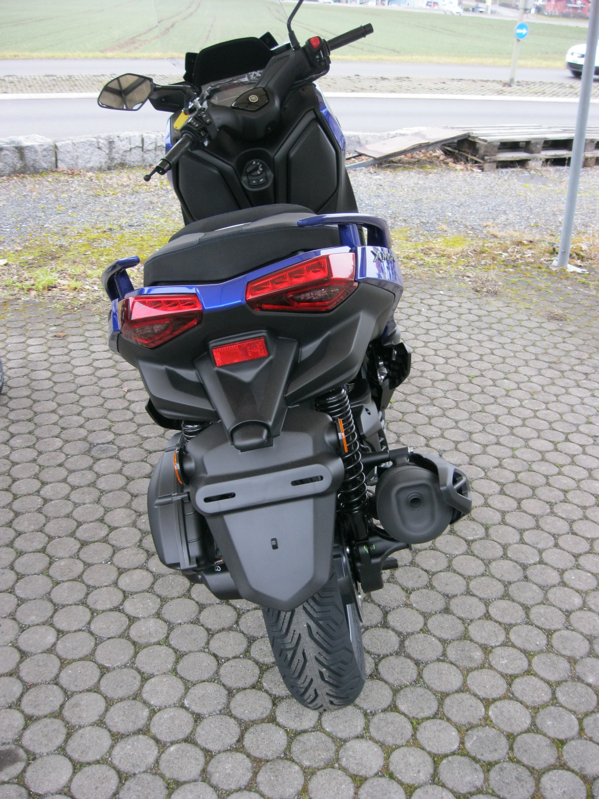 YAMAHA YP125RA (XMAX 125)-image-3