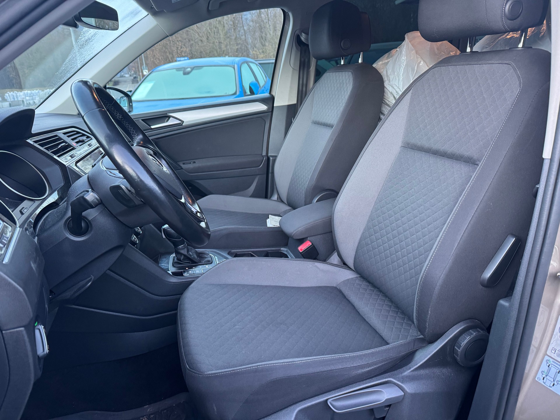 VW Tiguan 2.0 TDI SCR Comfortline 4Motion DSG-image-7