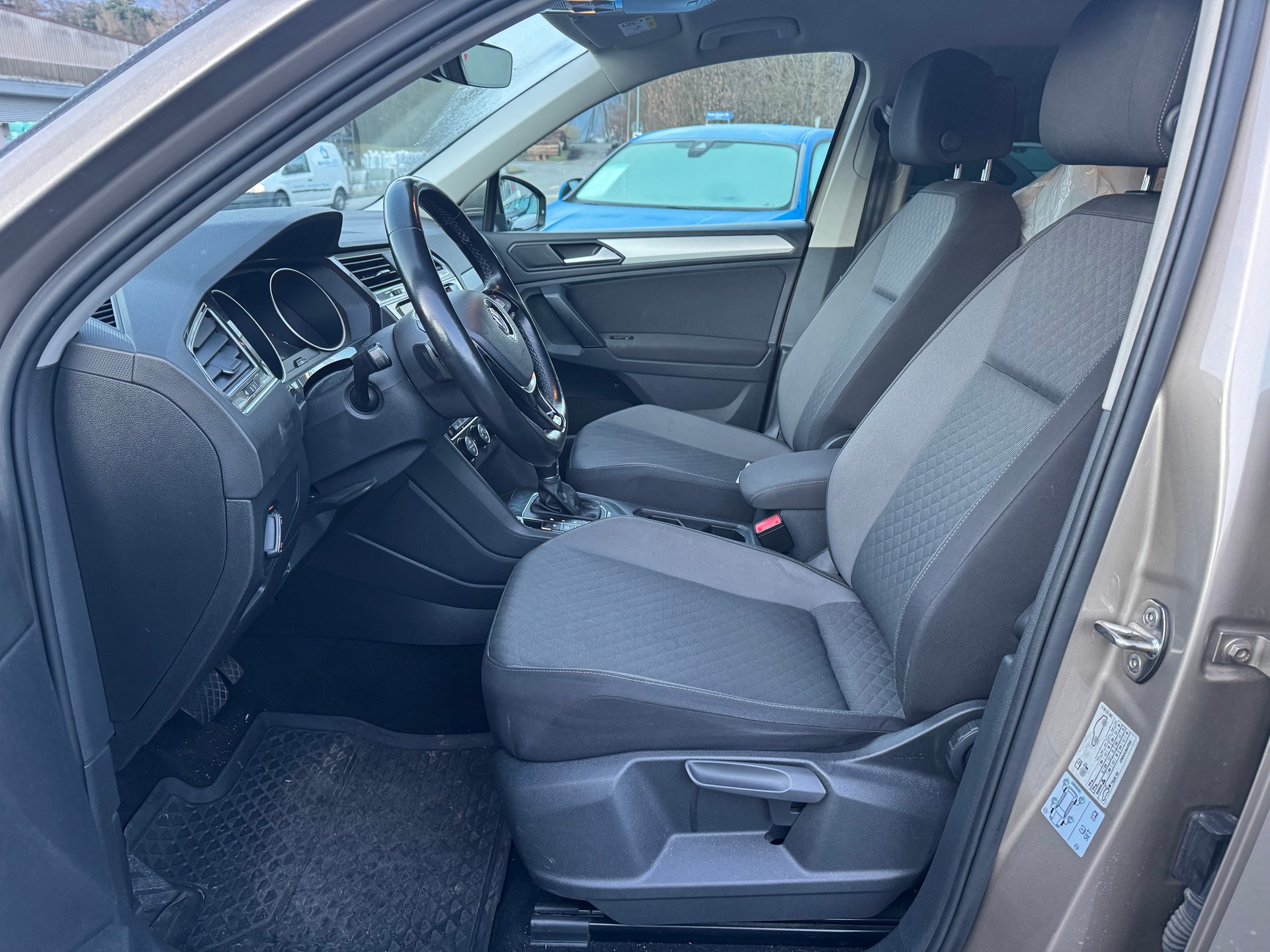 VW Tiguan 2.0 TDI SCR Comfortline 4Motion DSG-image-6