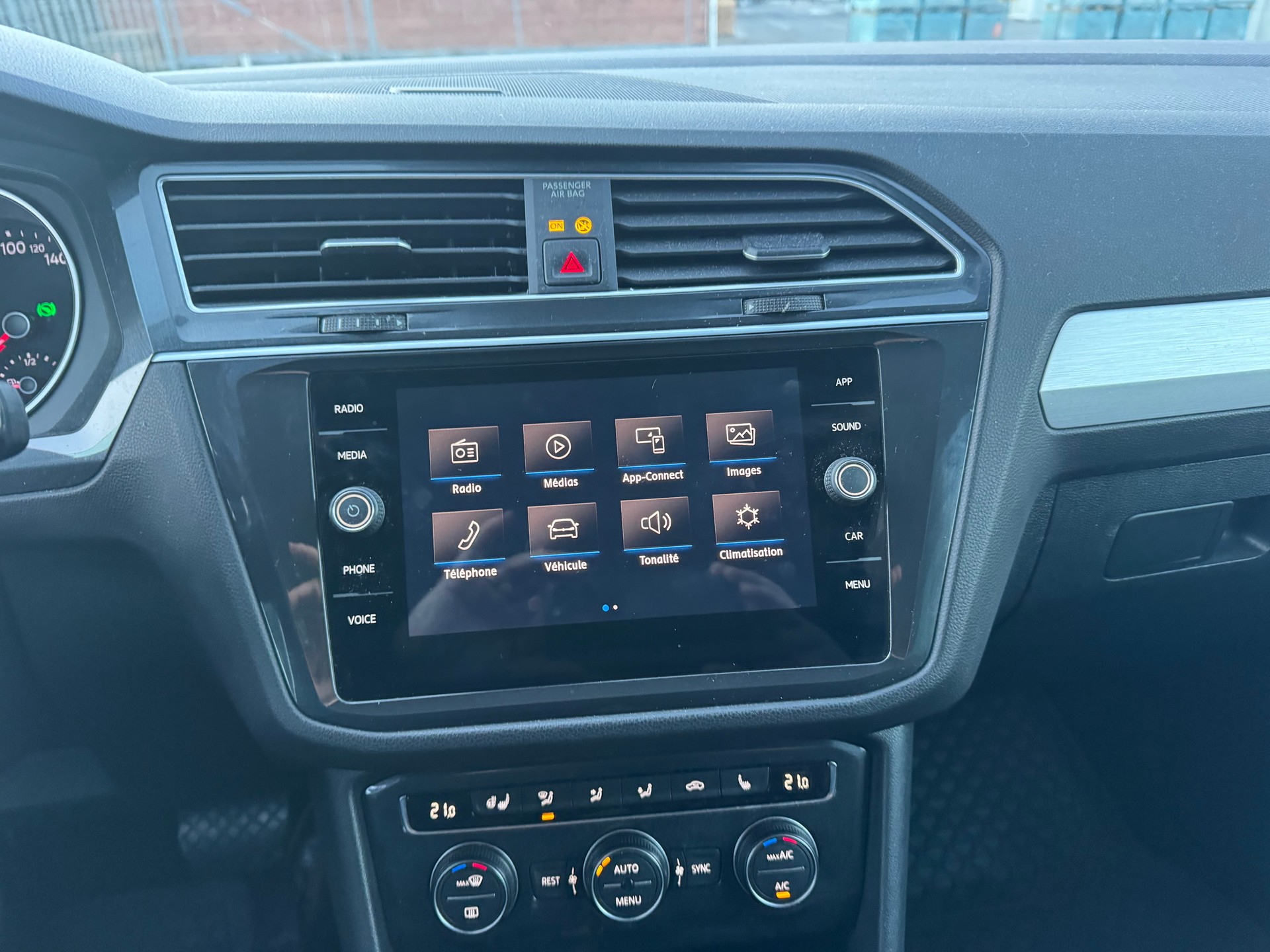 VW Tiguan 2.0 TDI SCR Comfortline 4Motion DSG-image-10