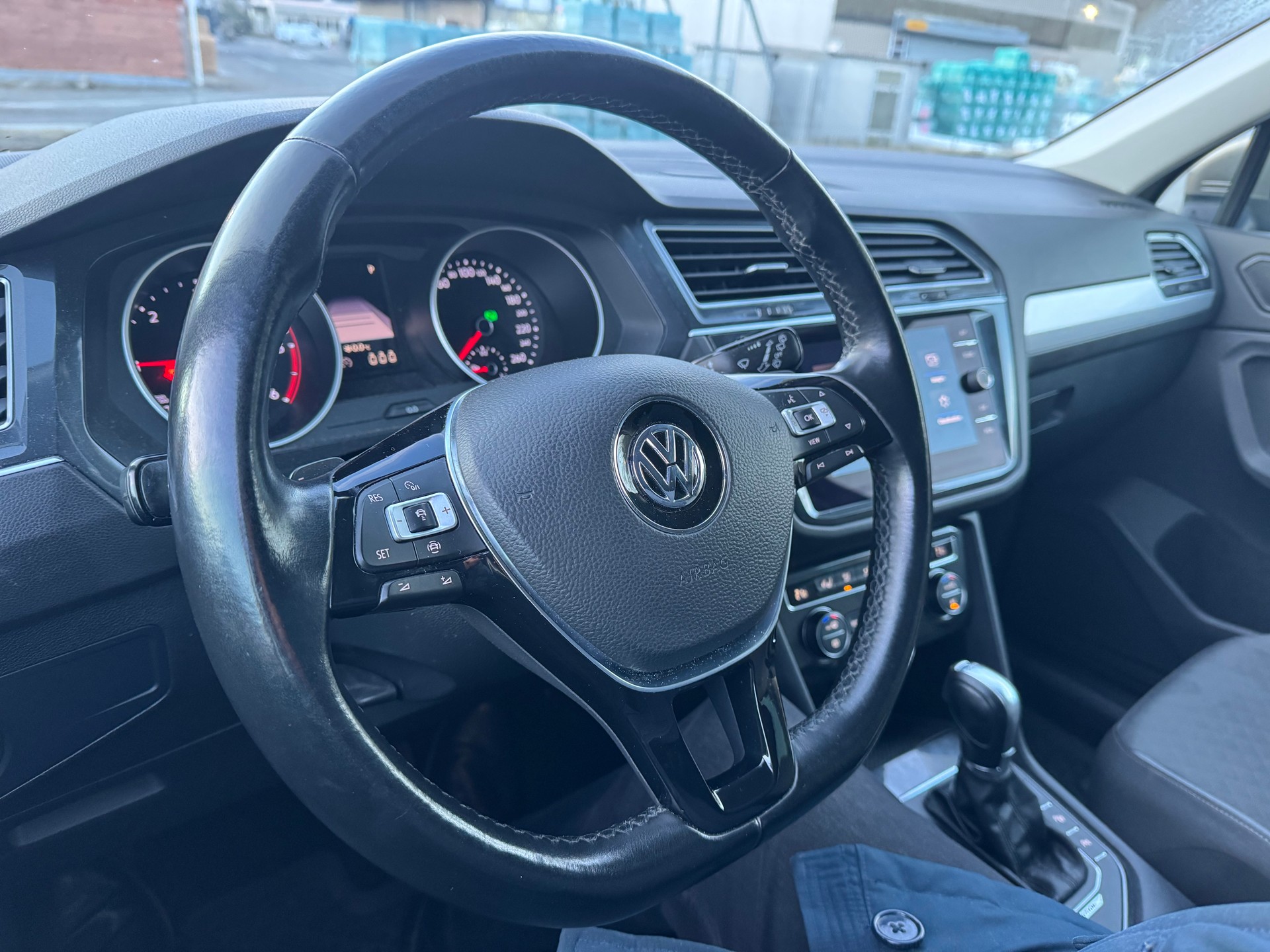 VW Tiguan 2.0 TDI SCR Comfortline 4Motion DSG-image-14