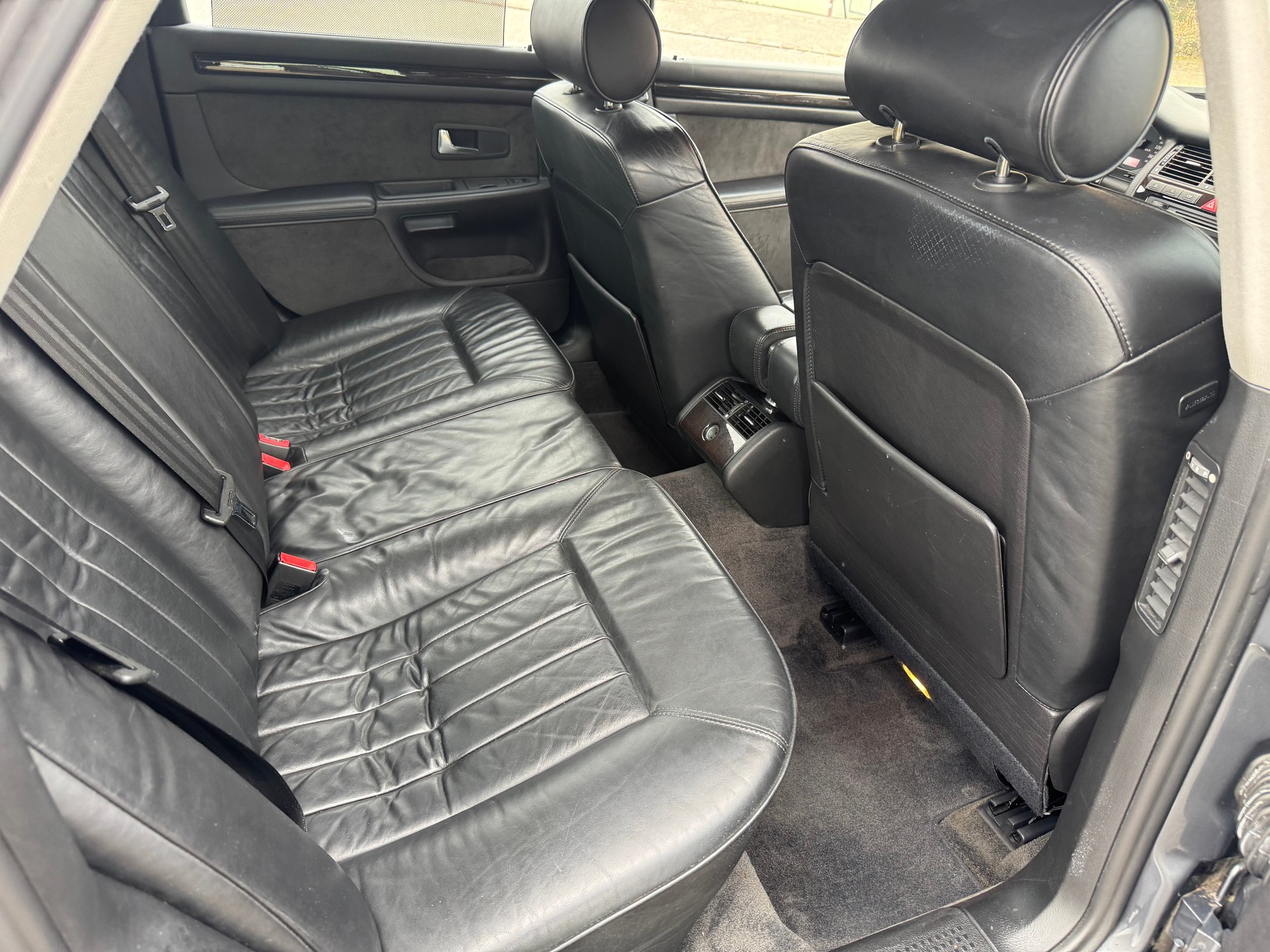 AUDI A8 3.3 TDI quattro tiptronic-image-9
