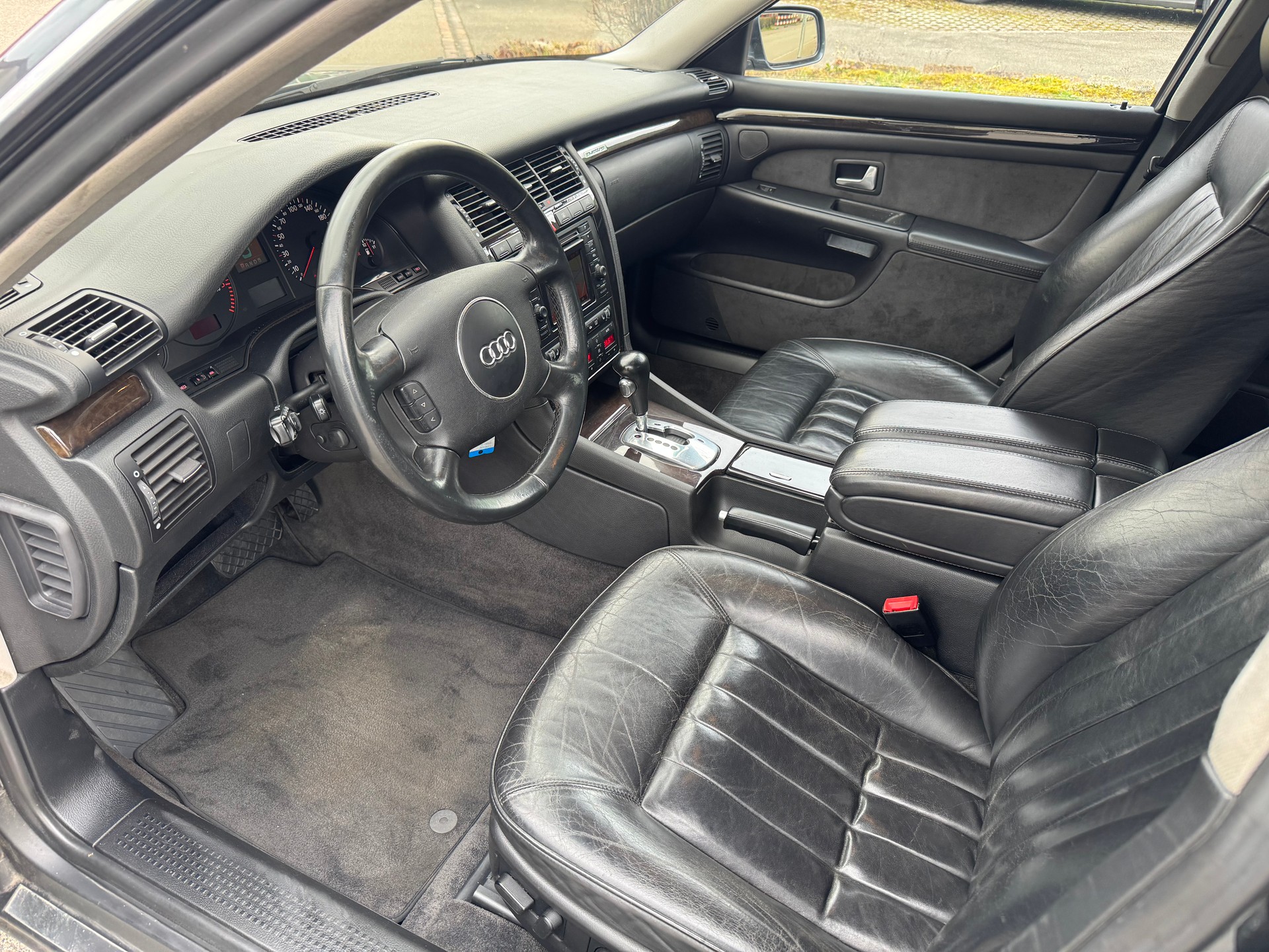 AUDI A8 3.3 TDI quattro tiptronic-image-6