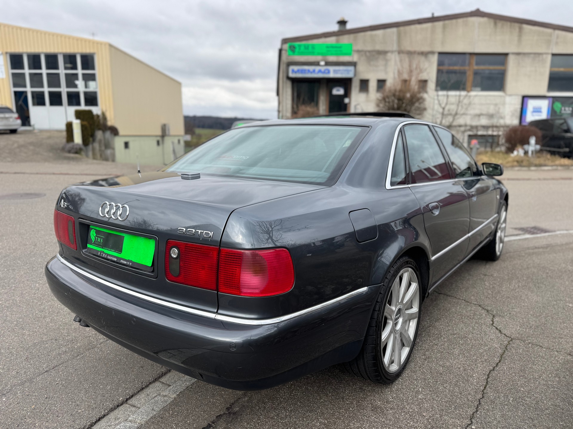 AUDI A8 3.3 TDI quattro tiptronic-image-3