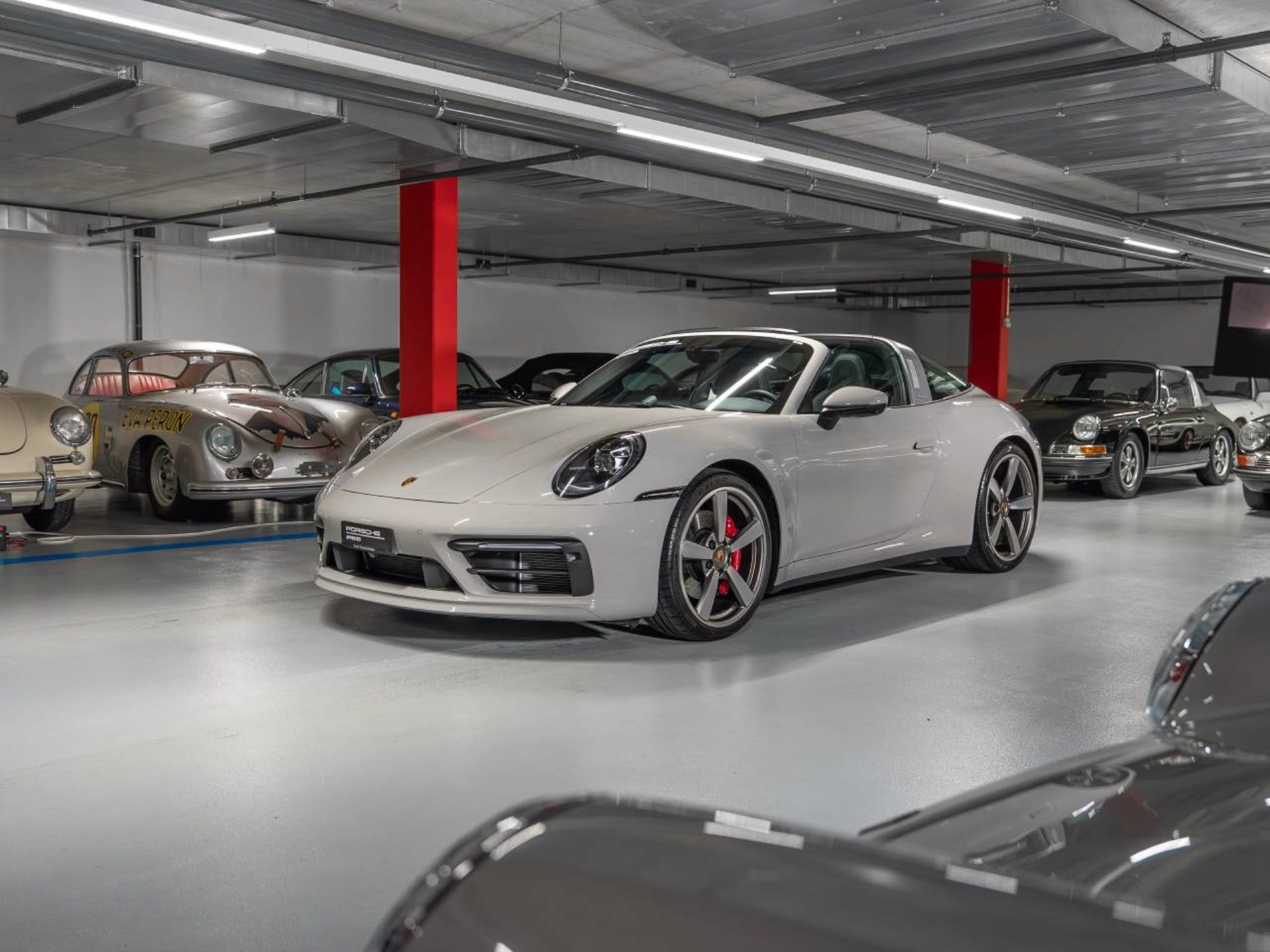 PORSCHE 911 Targa 4S (MY24)