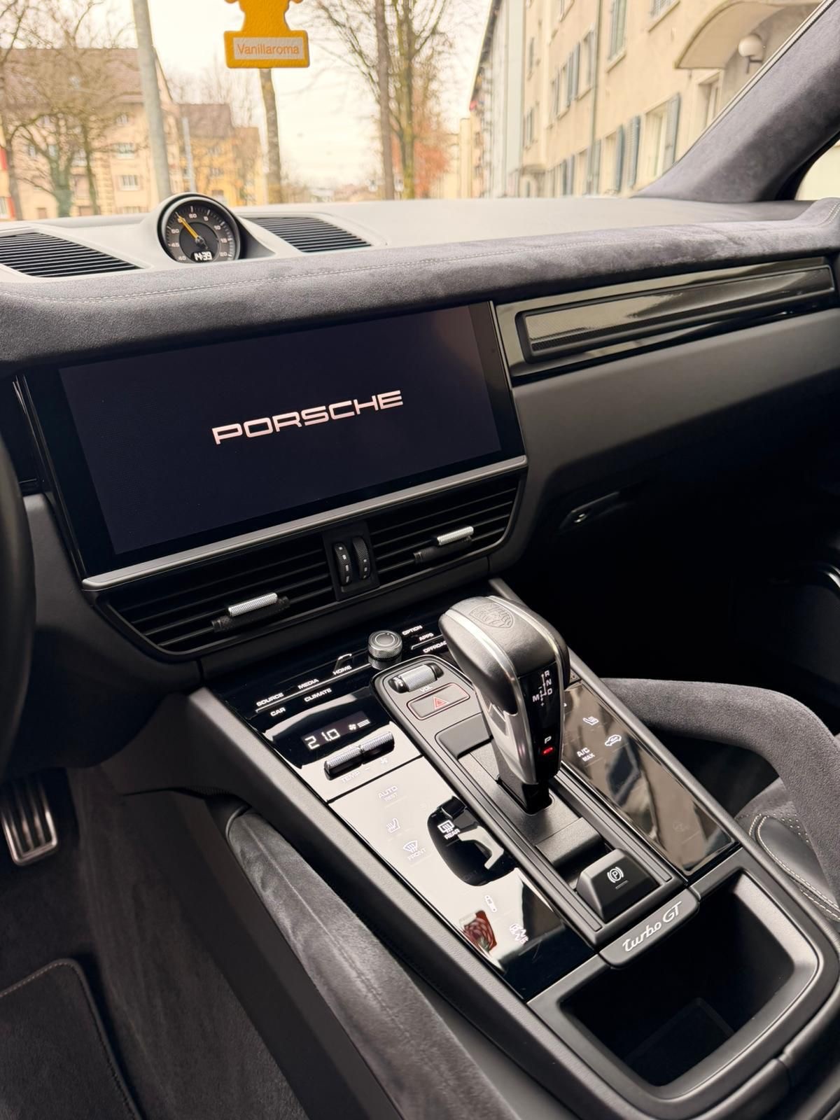 PORSCHE Cayenne Turbo GT-image-5