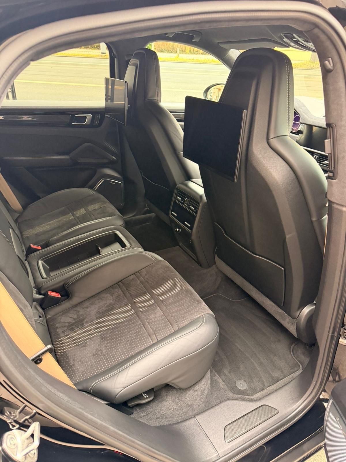 PORSCHE Cayenne Turbo GT-image-7