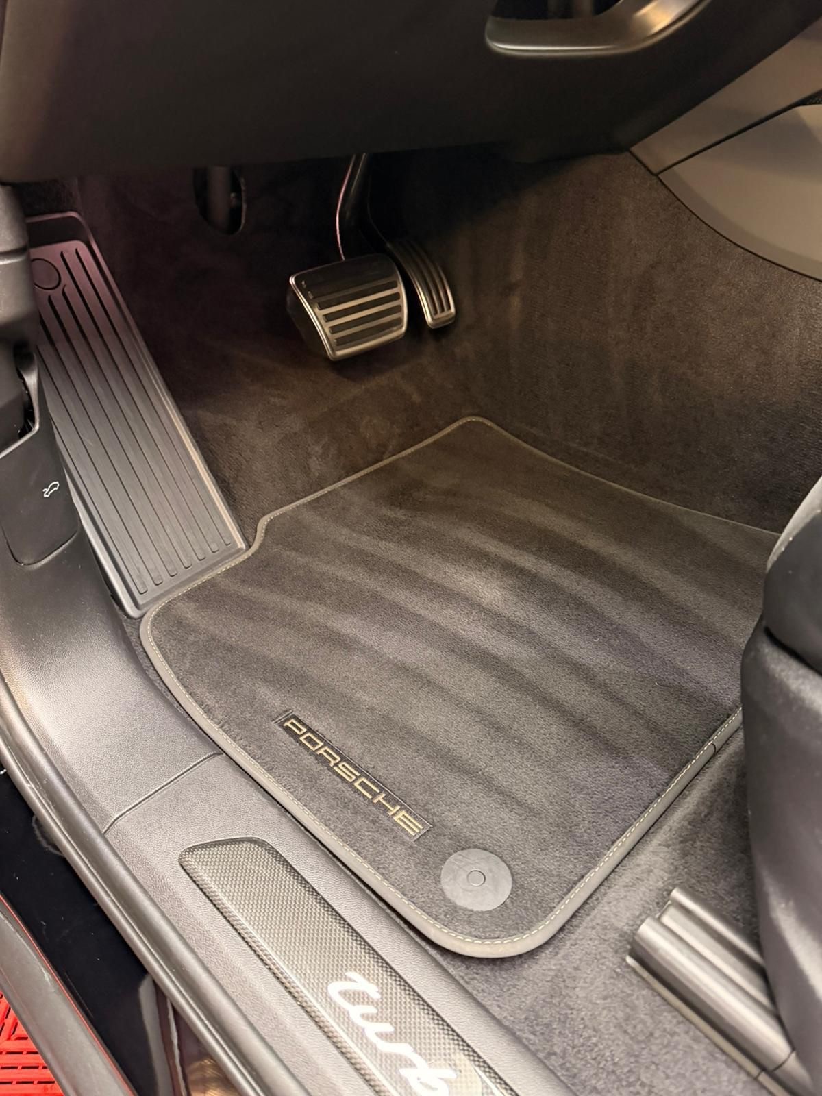 PORSCHE Cayenne Turbo GT-image-9