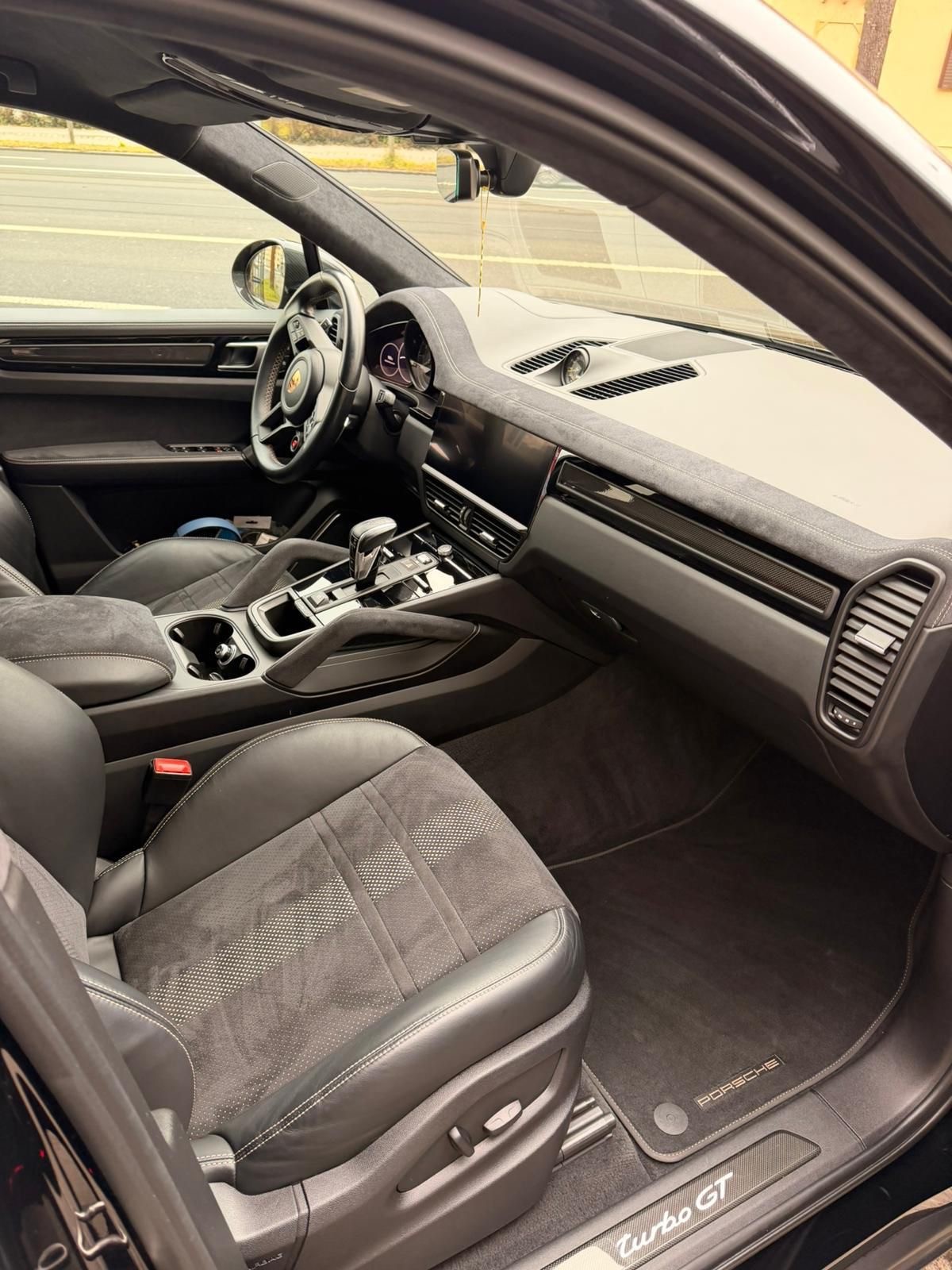 PORSCHE Cayenne Turbo GT-image-6