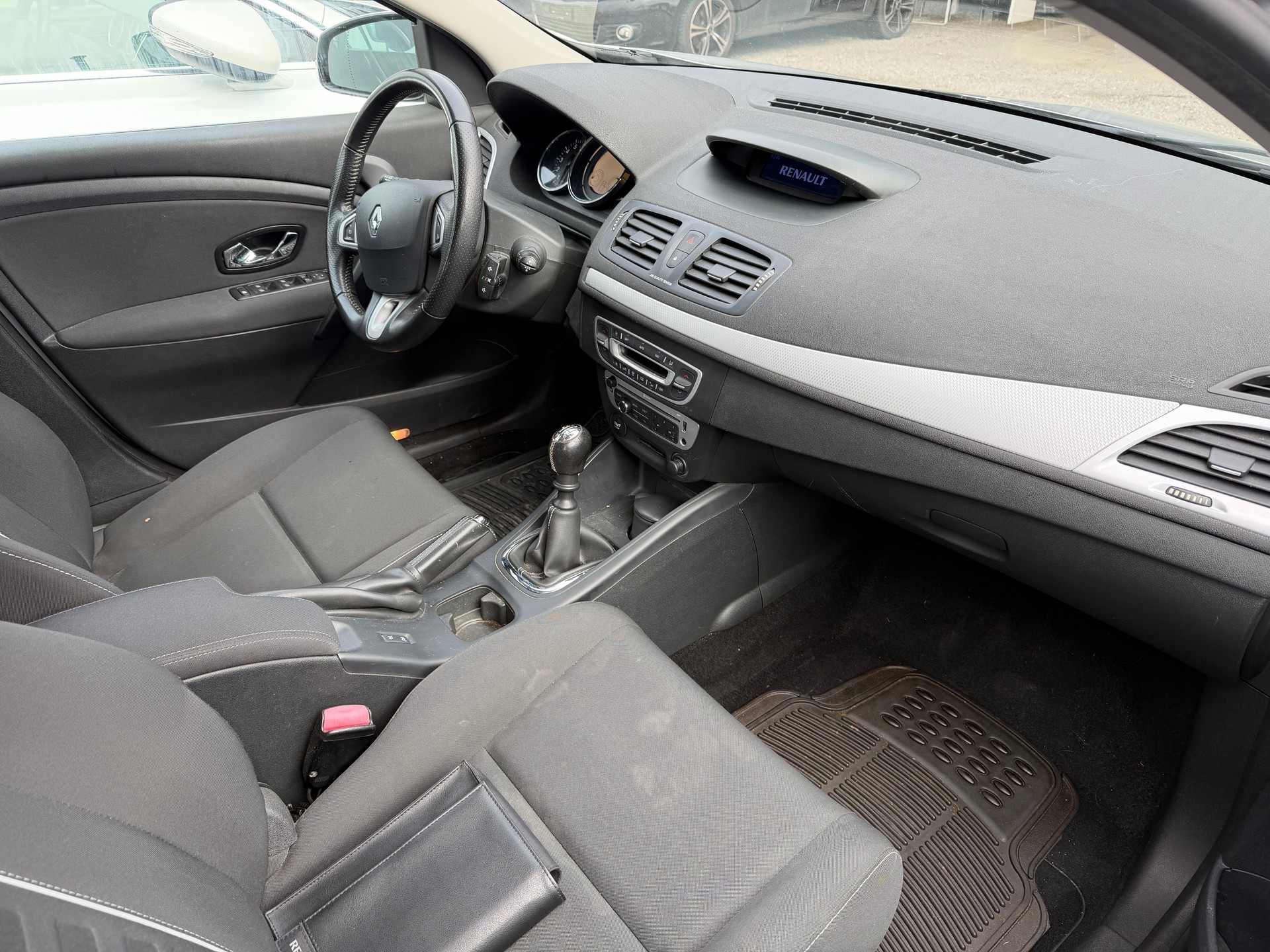 RENAULT Mégane Grandtour 1.2 16V Turbo Dynamique-image-8