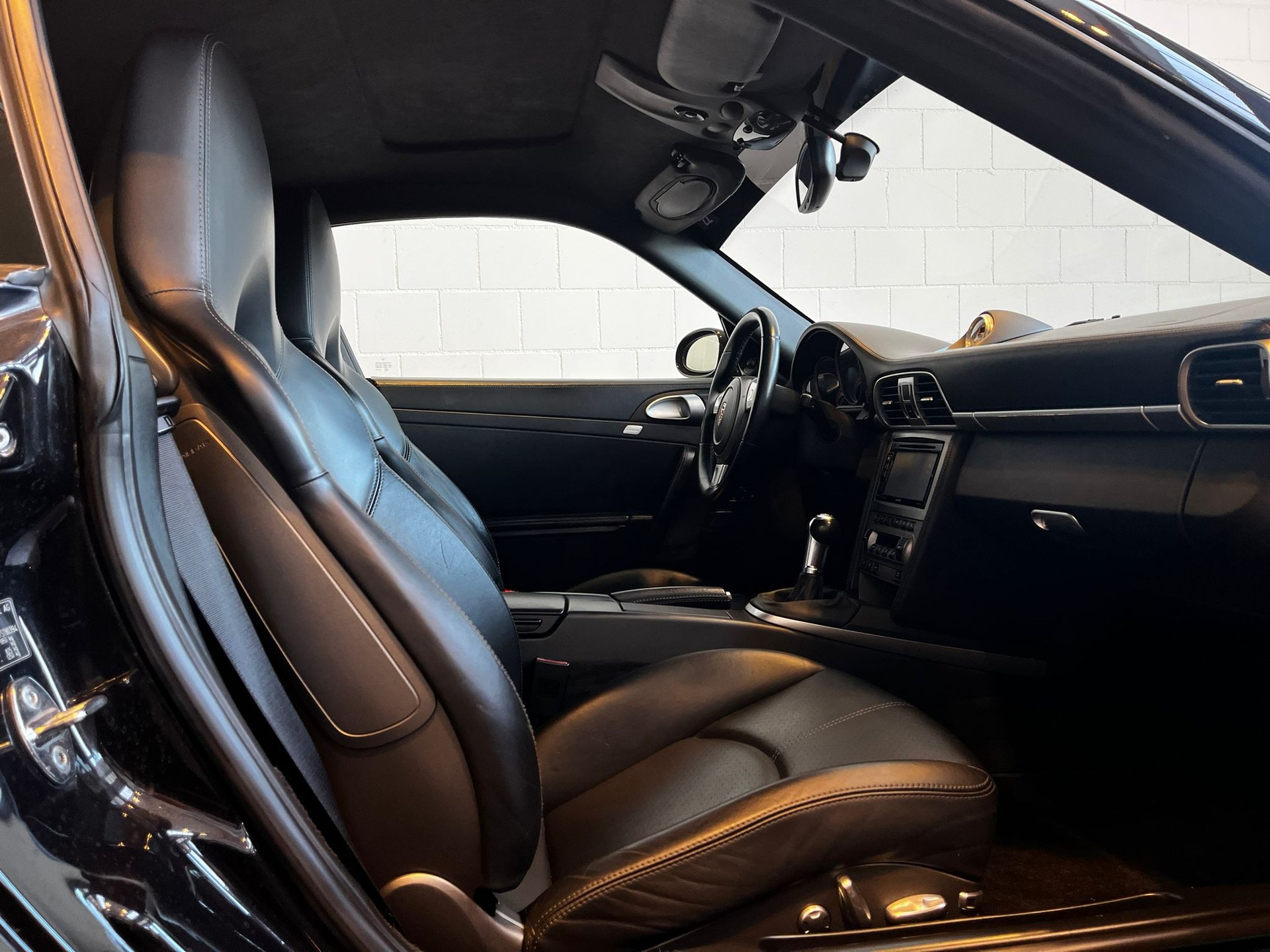 PORSCHE 911 Turbo-image-14