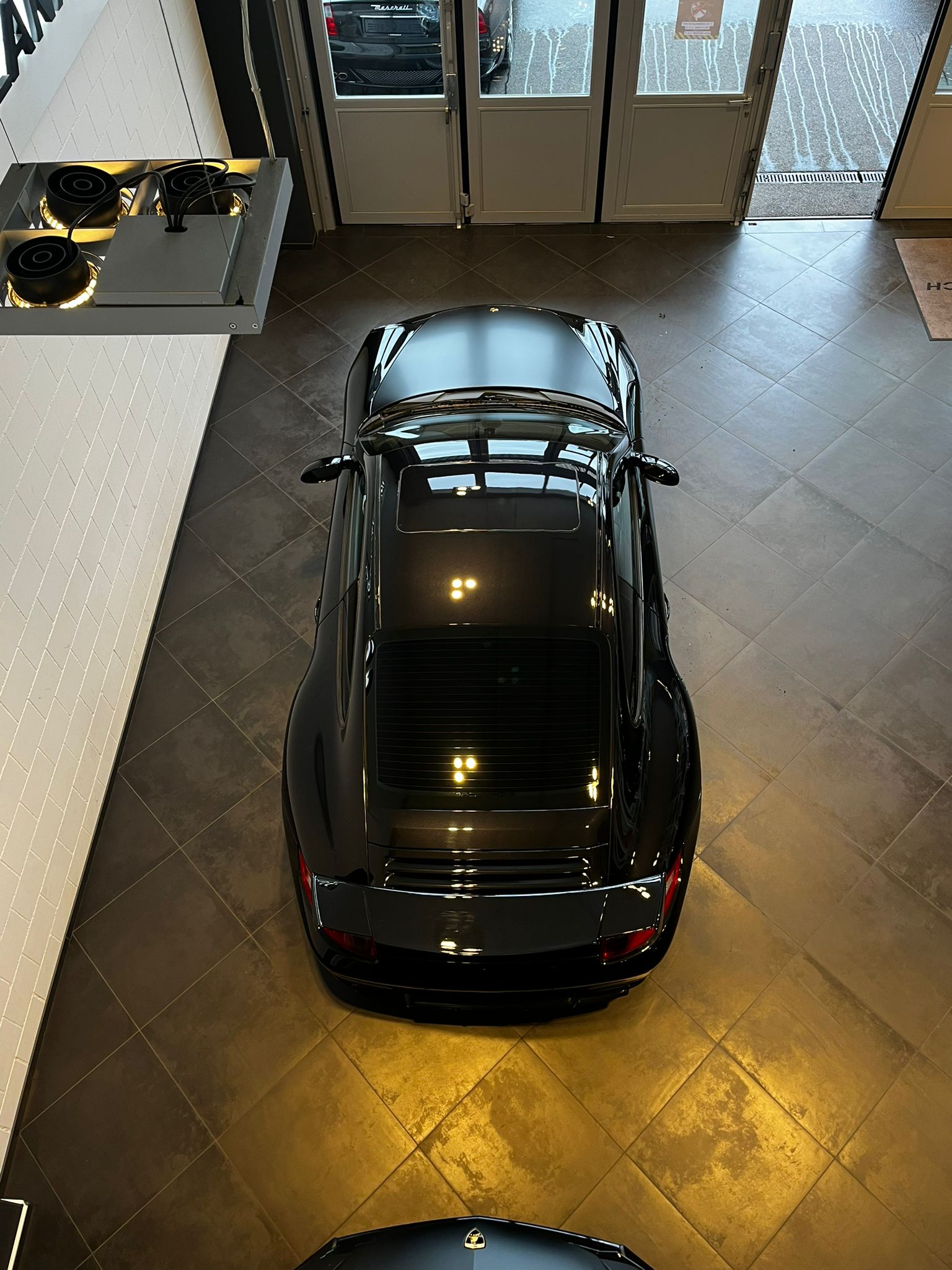 PORSCHE 911 Turbo-image-9