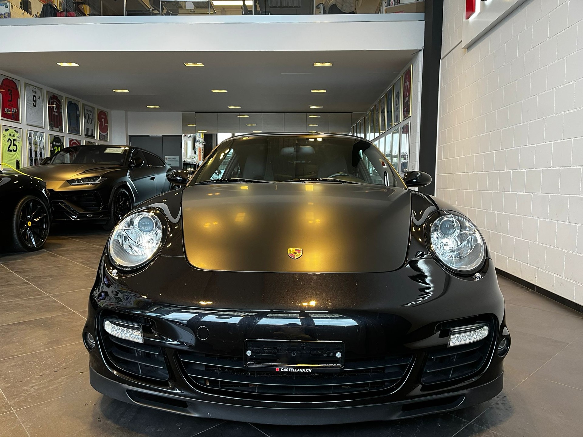 PORSCHE 911 Turbo-image-2