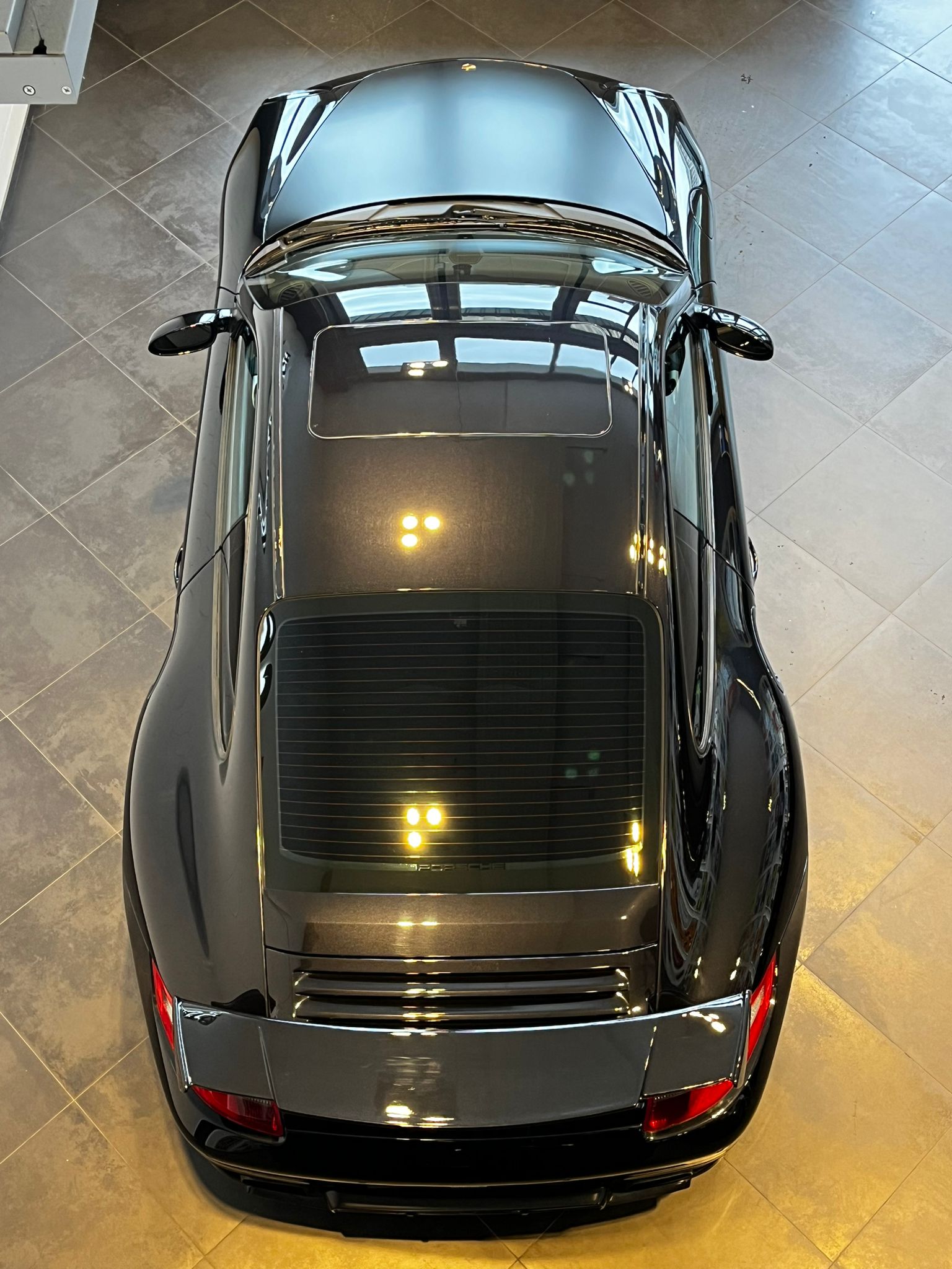 PORSCHE 911 Turbo-image-10
