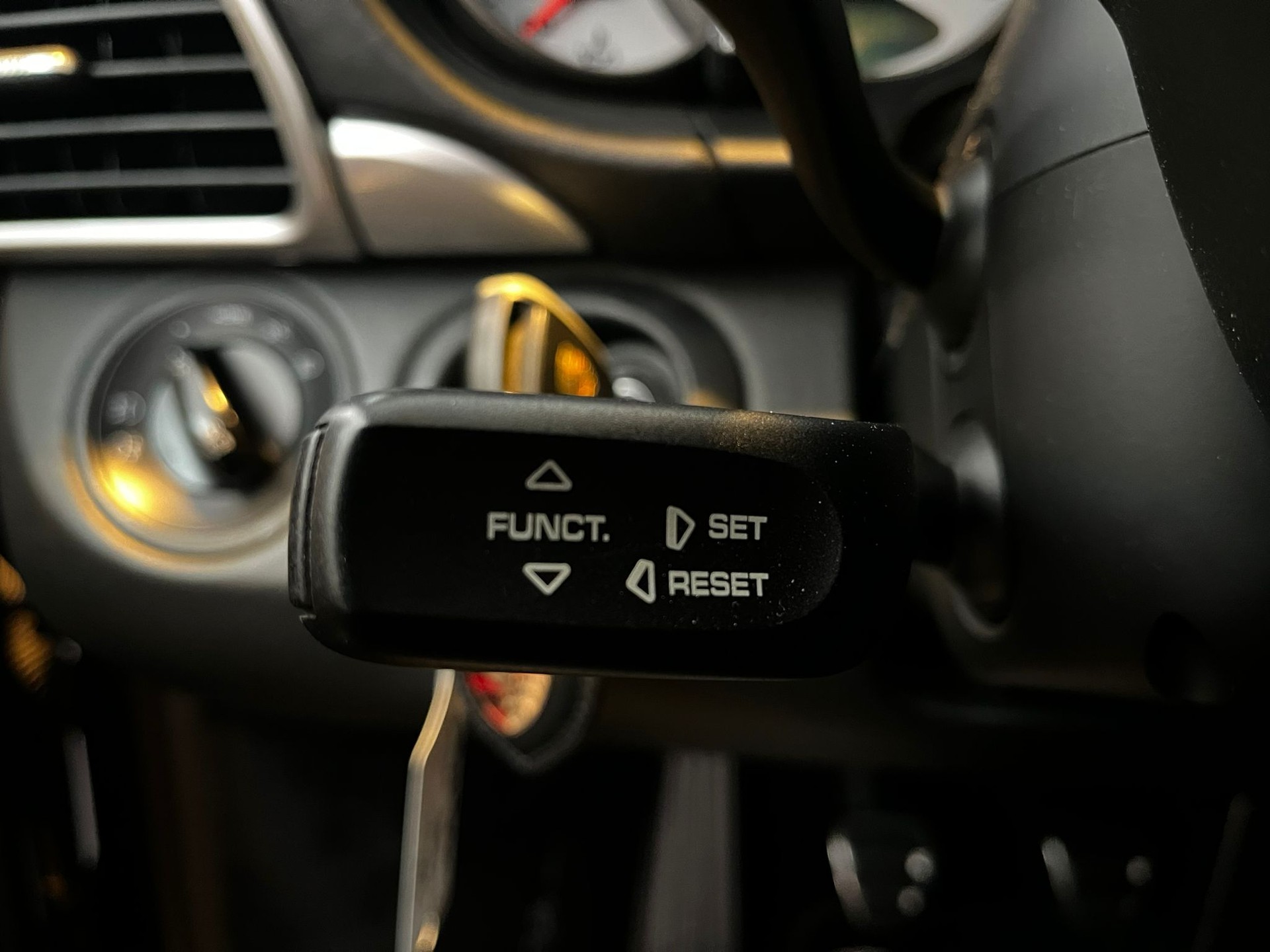 PORSCHE 911 Turbo-image-22