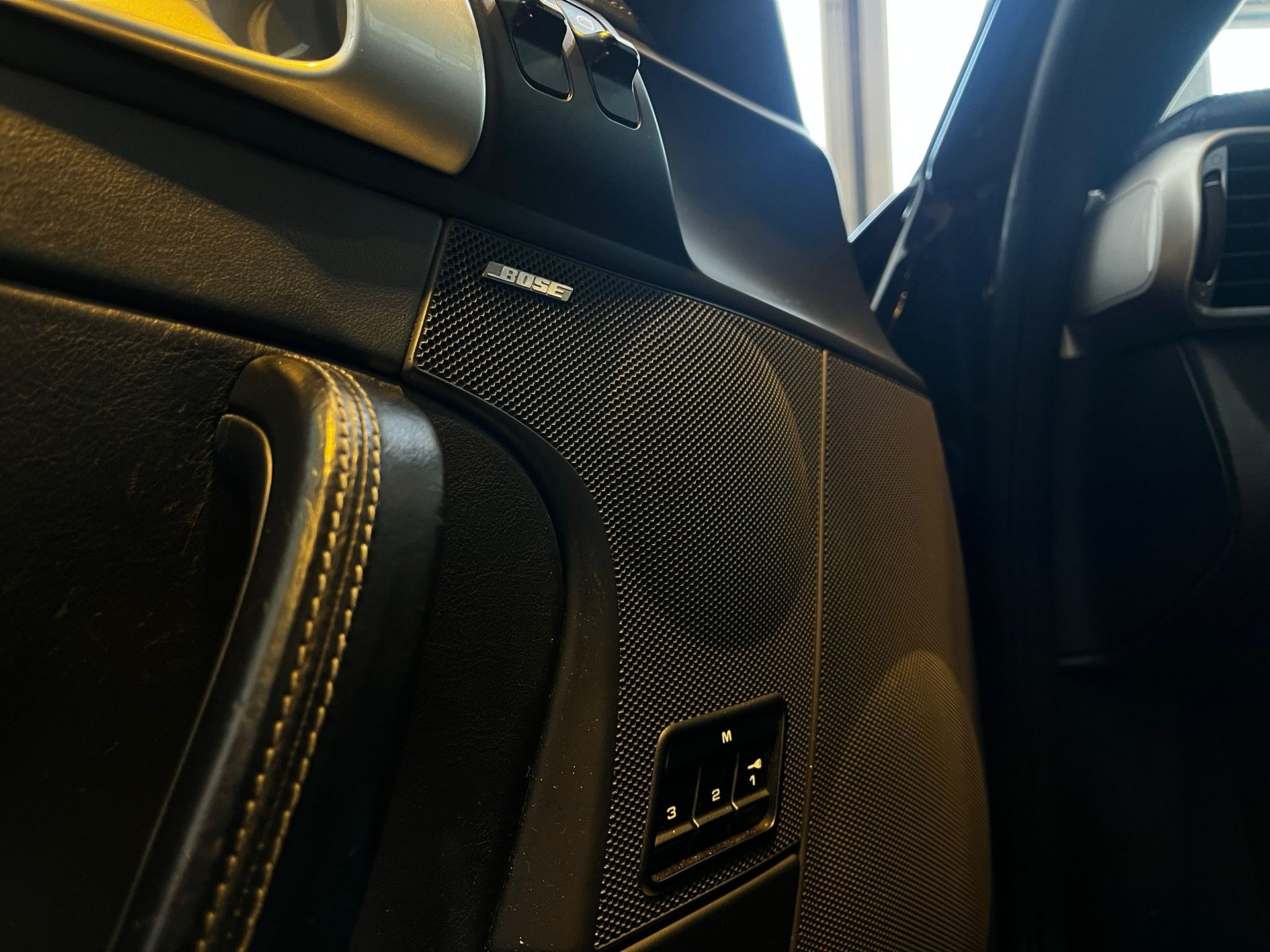 PORSCHE 911 Turbo-image-15