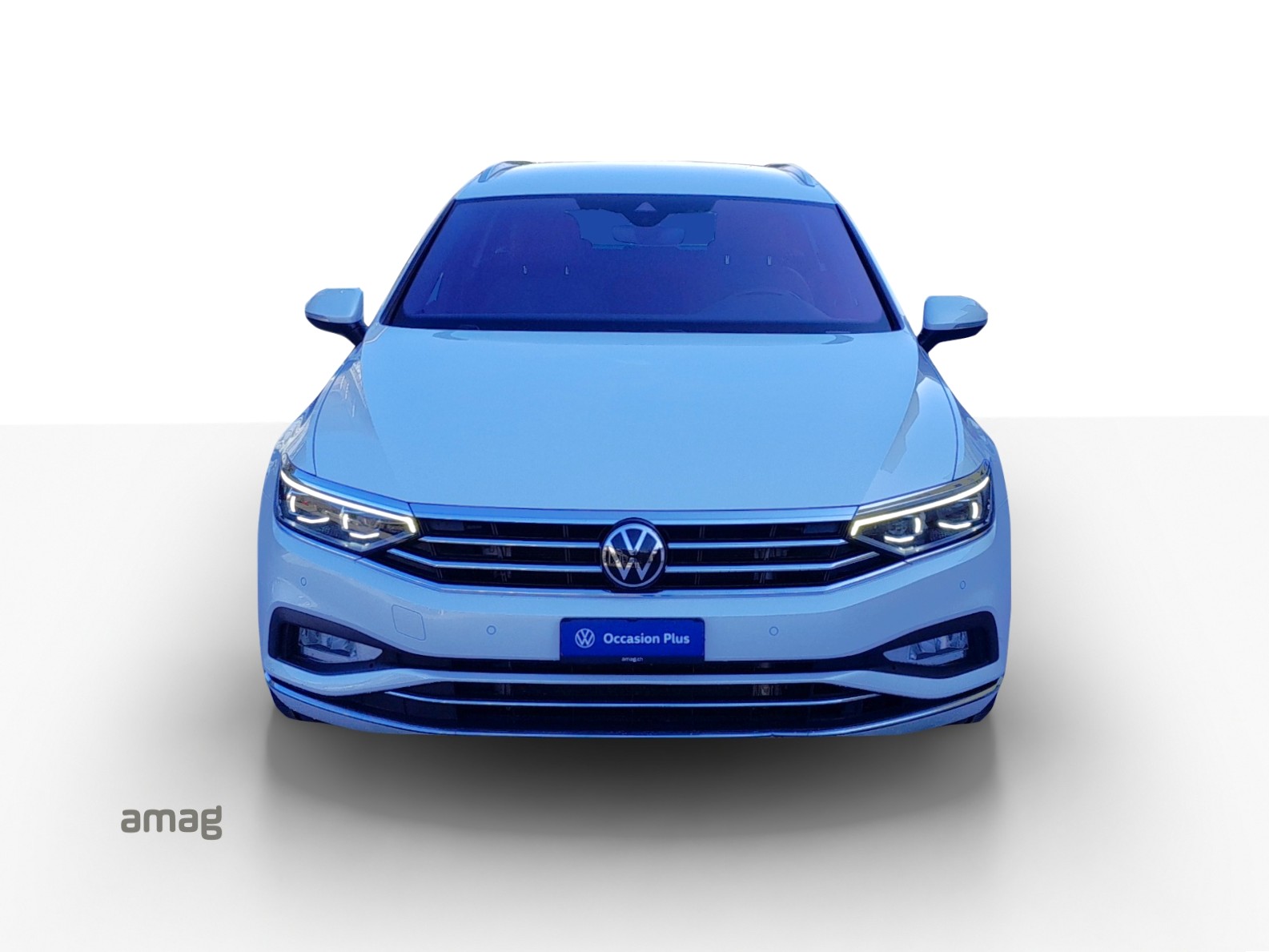 VW Passat Variant 2.0 TSI Elegance 4Motion DSG-image-5