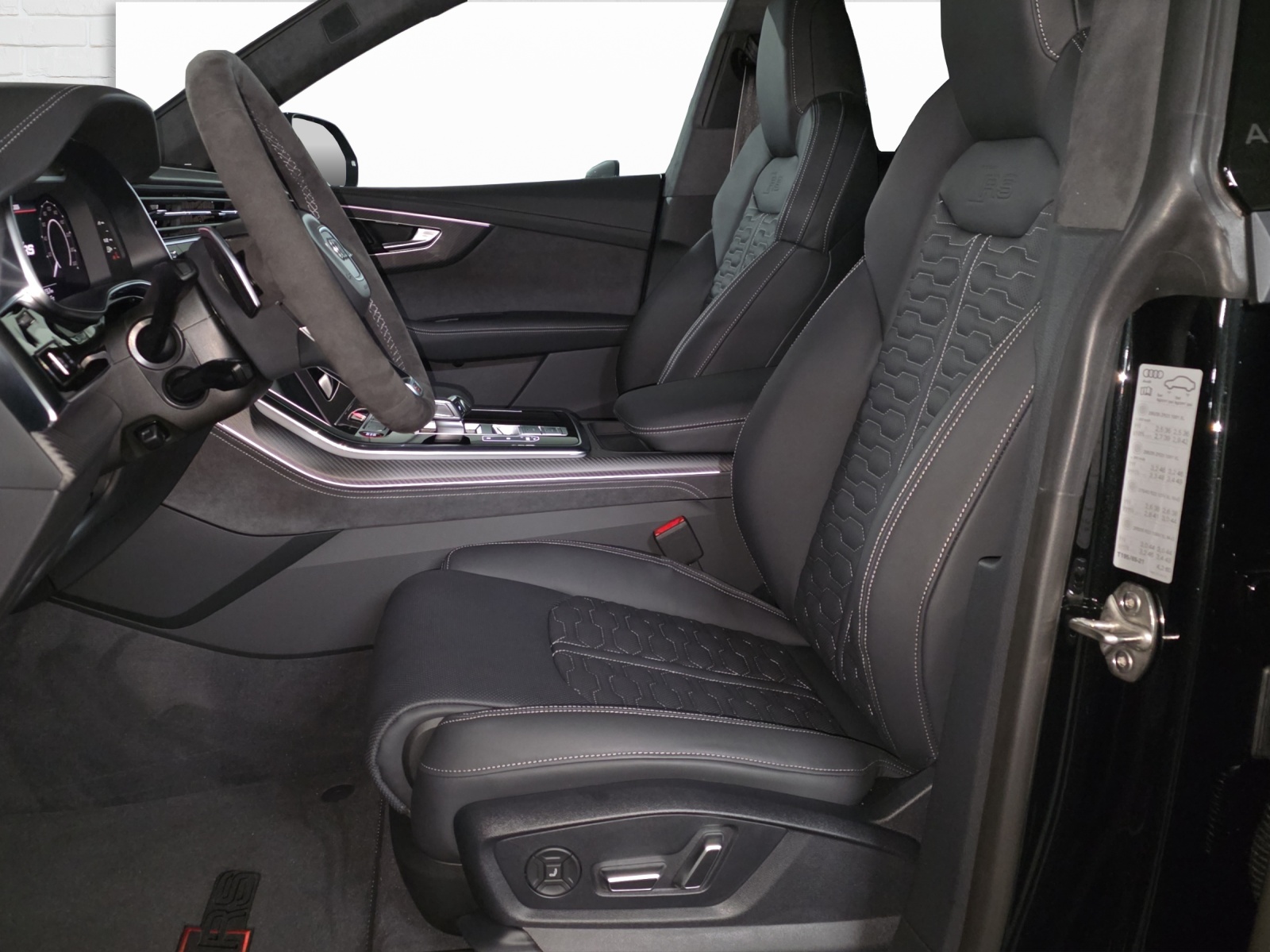 AUDI RSQ8 performance quattro-image-4