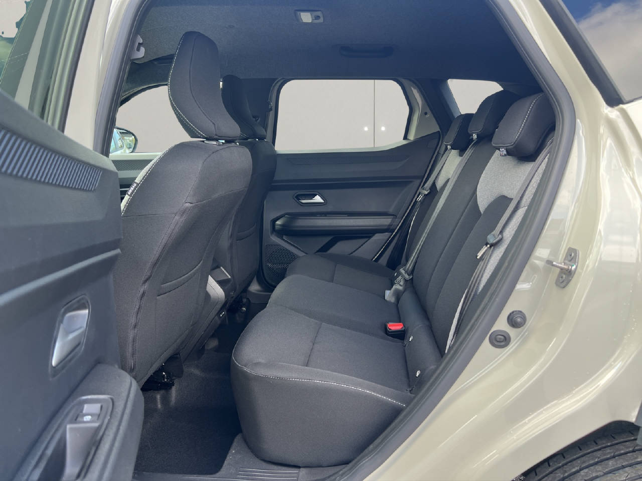 DACIA Duster 1.8 Hybrid Journey-image-9