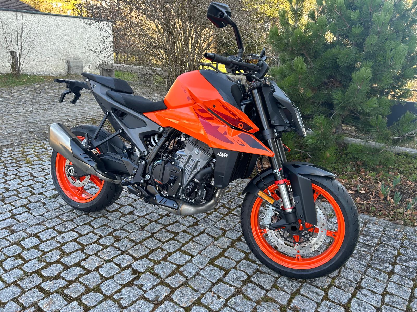 KTM 990 Duke-image-8
