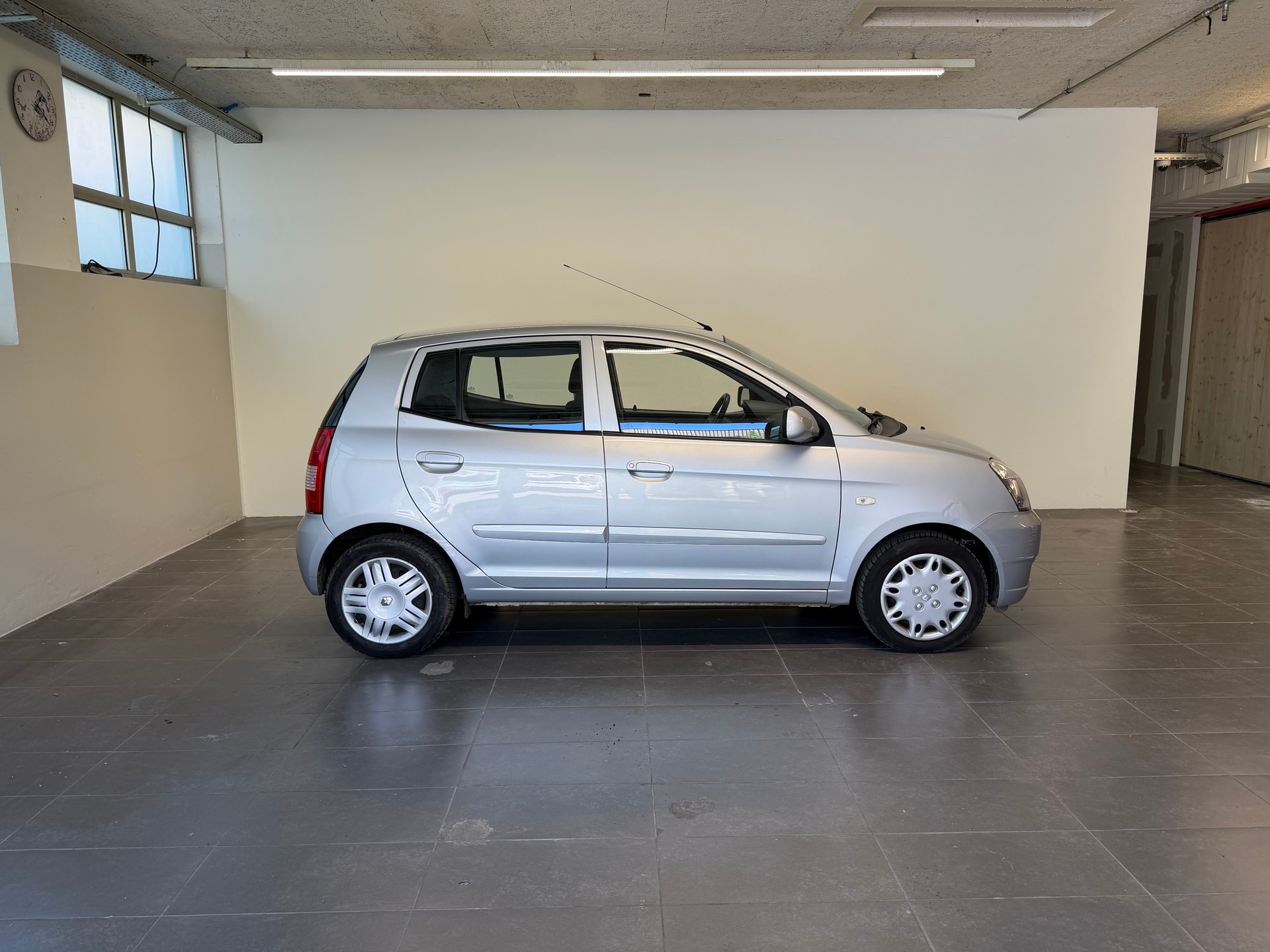 KIA Picanto 1.1 LX-image-2