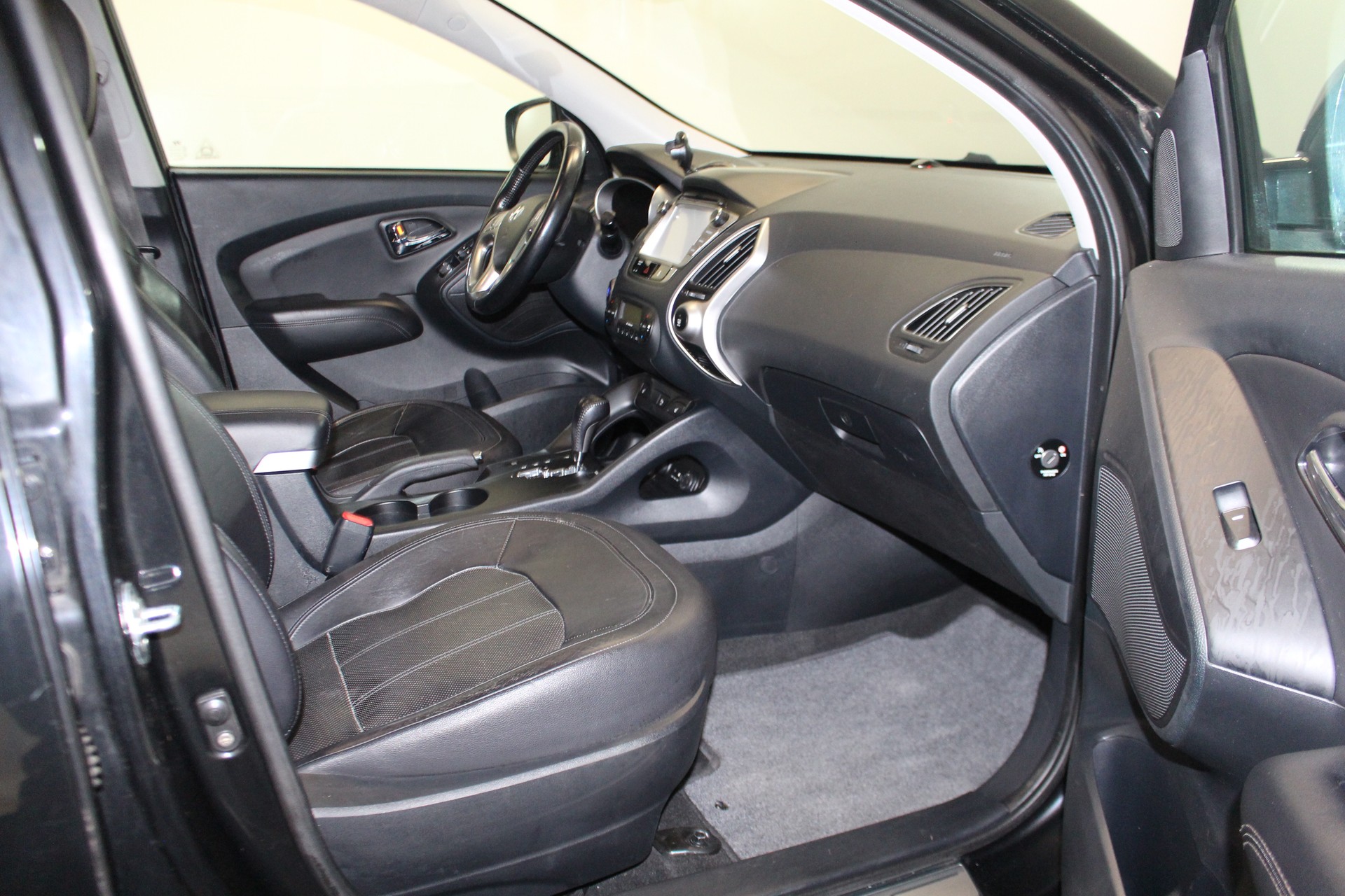 HYUNDAI ix35 2.0 CRDi 184 Premium 4WD-image-10