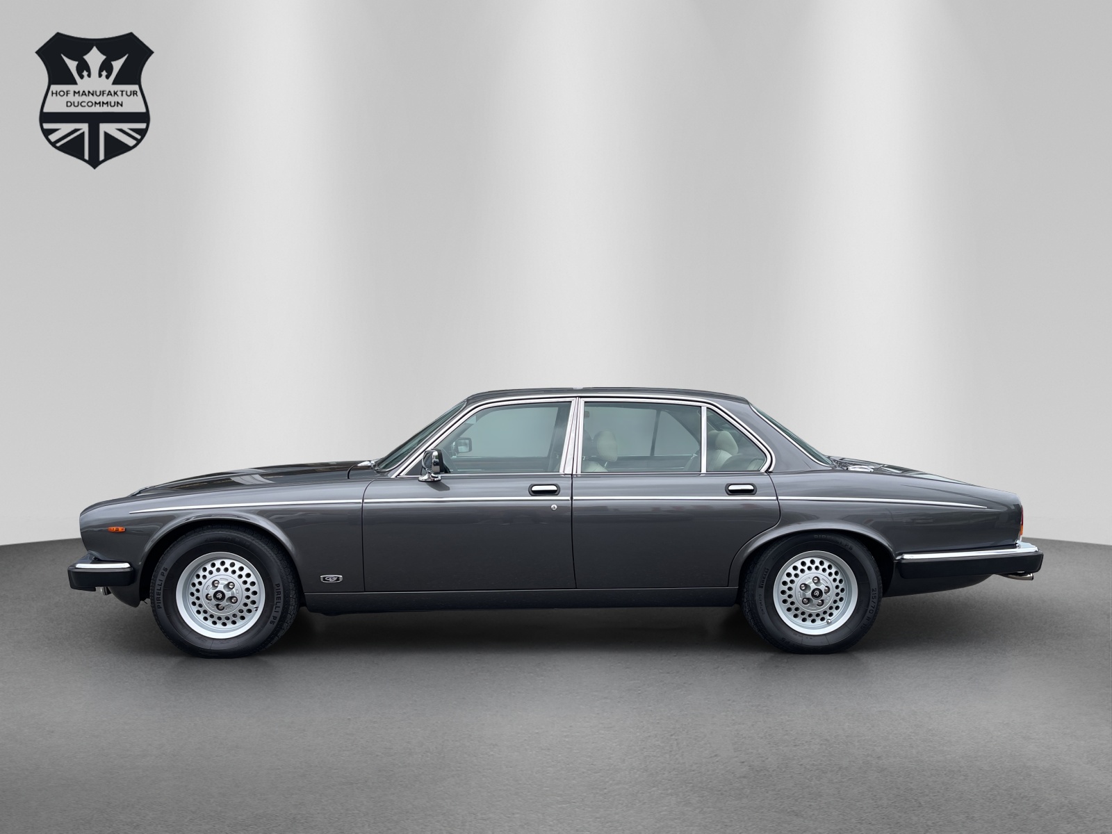 DAIMLER 5.3 Double Six-image-2
