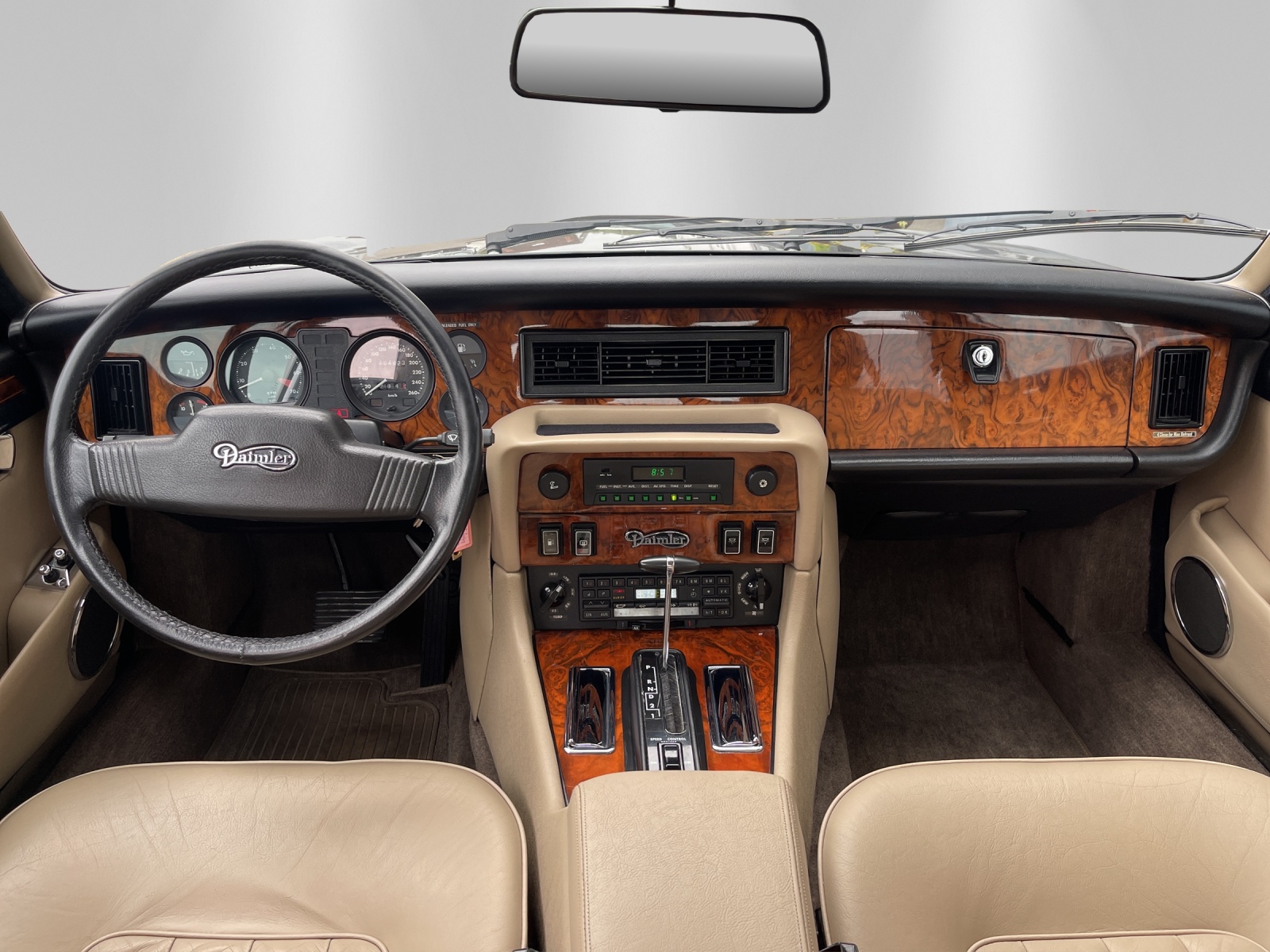 DAIMLER 5.3 Double Six-image-10
