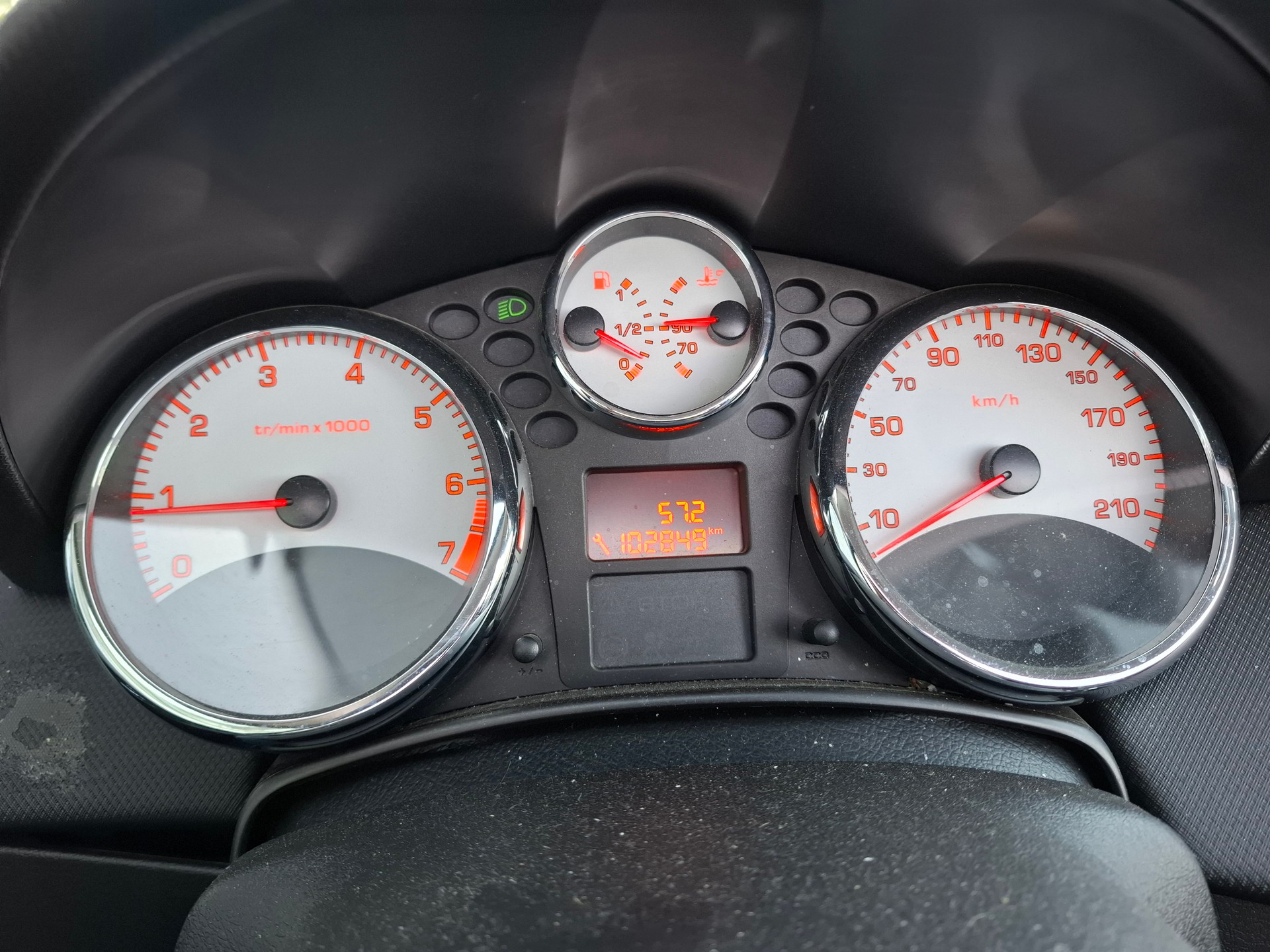 PEUGEOT 207 CC 1.6 16V Turbo Sport-image-9