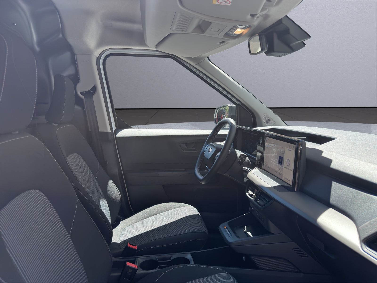 FORD E-Transit Courier van Trend-image-11