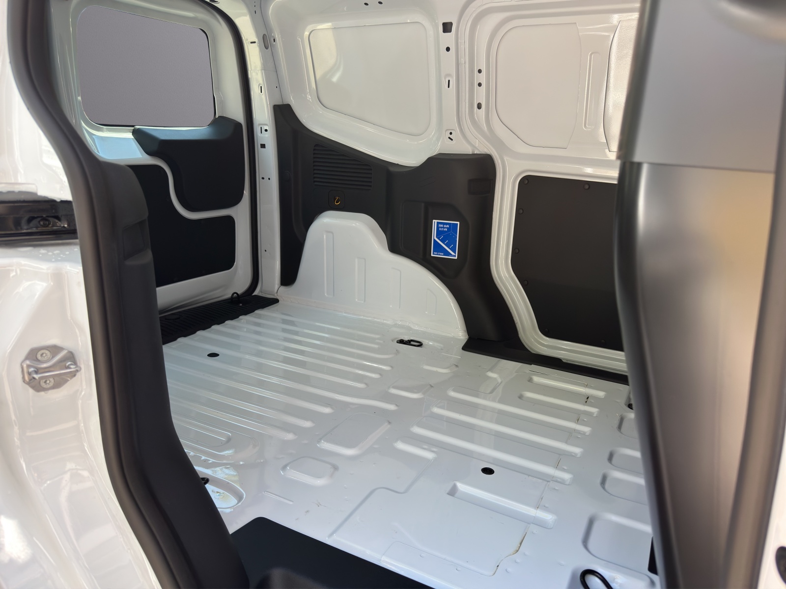 FORD E-Transit Courier van Trend-image-12