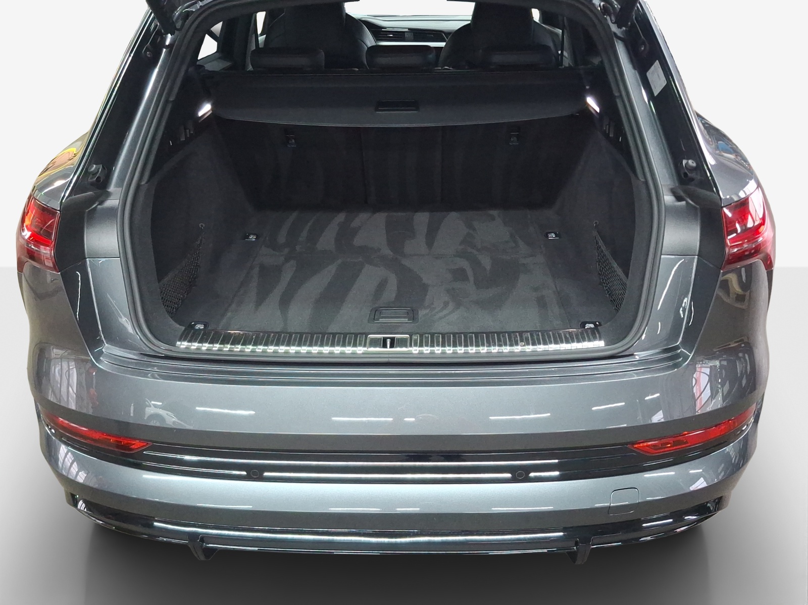 AUDI e-tron 55 S Line Black Edition quattro-image-13
