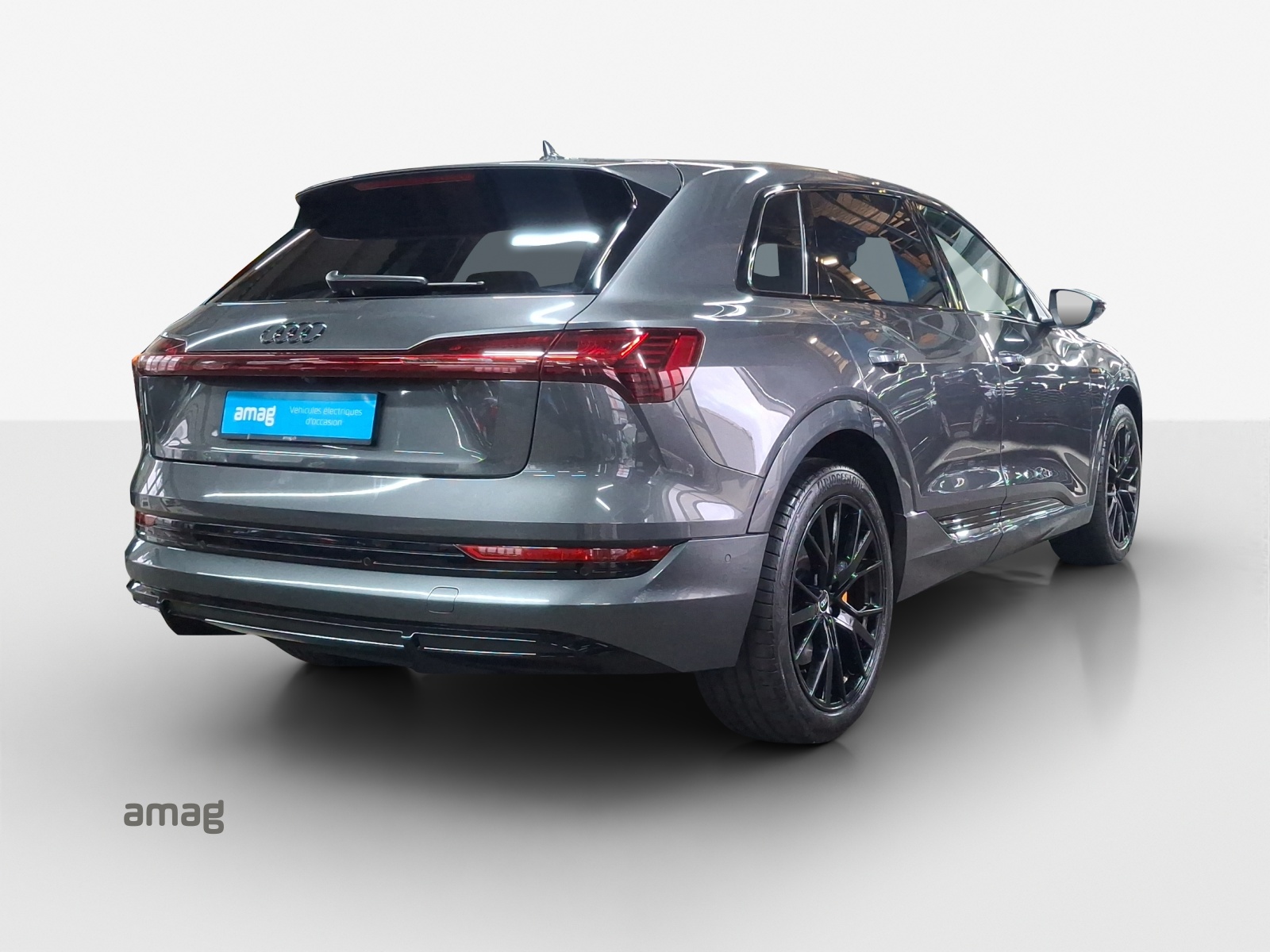 AUDI e-tron 55 S Line Black Edition quattro-image-5