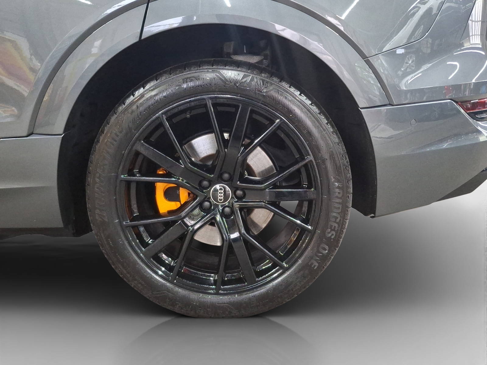 AUDI e-tron 55 S Line Black Edition quattro-image-14
