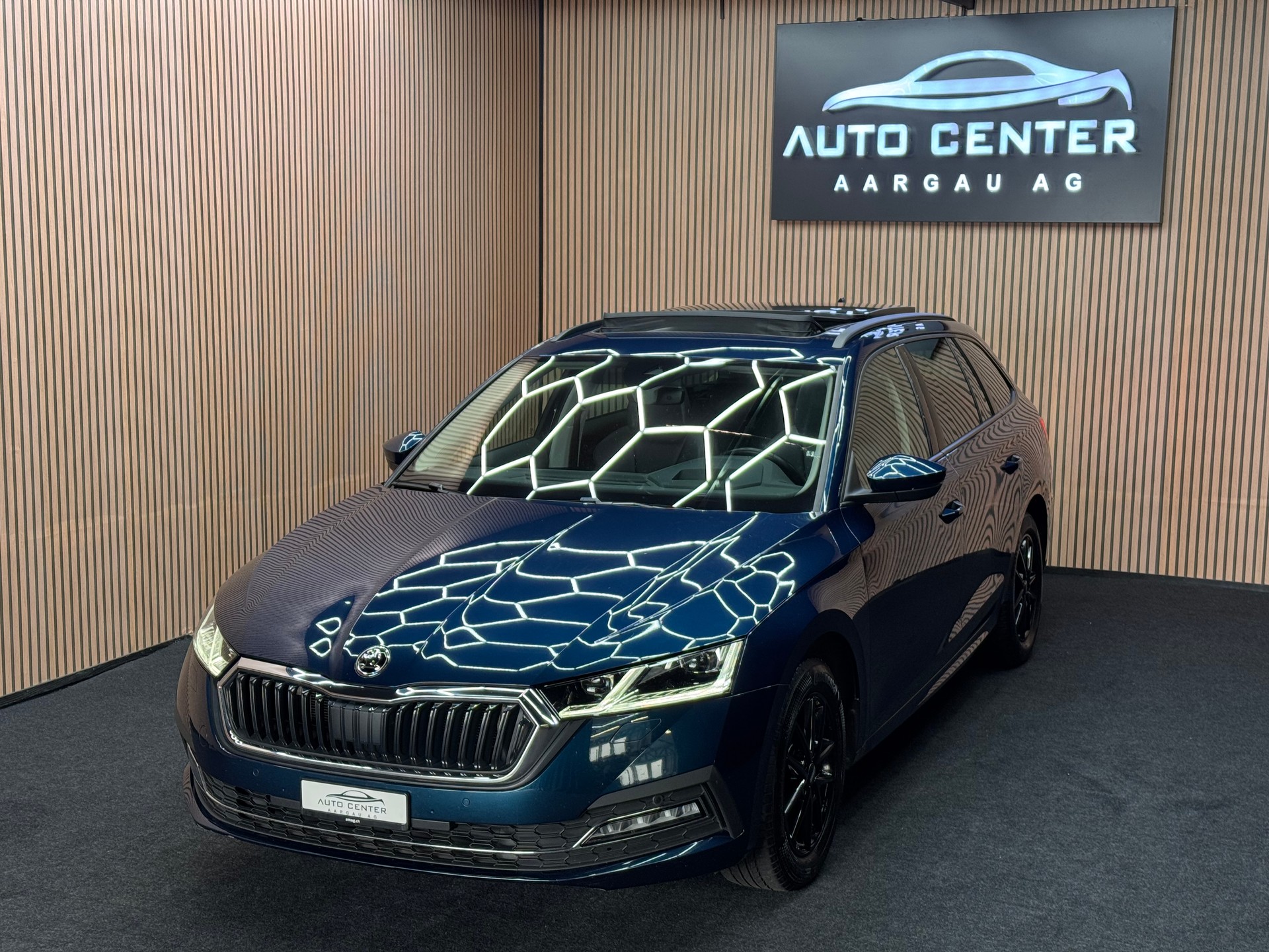 SKODA Octavia Combi 2.0 TDI 150 Style DSG | Panorama | Massagesitze | *ab CHF 199.-/ Monat*-image-1
