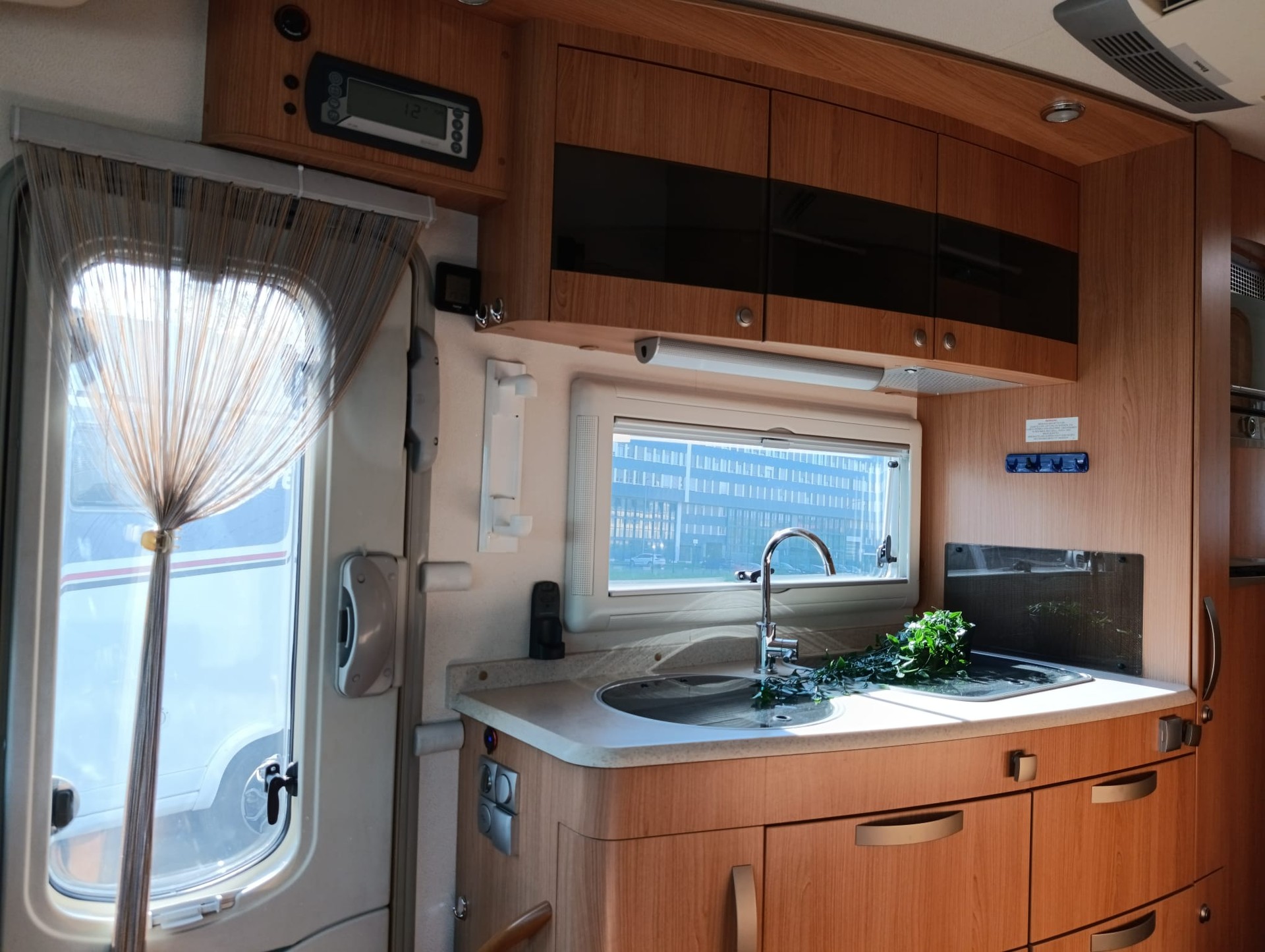 ADRIA Vision ***Maximale Freiheit dank Vollautarkie***Grenzenloses Reisen***Efoy Anlage*Solar*Wechselrichter 4000W*Dieselheizung*-image-11