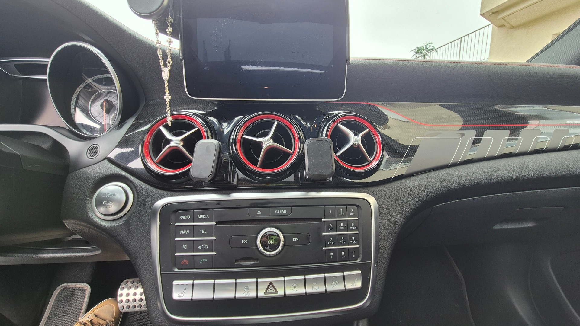 MERCEDES-BENZ CLA 45 AMG 4m-image-2