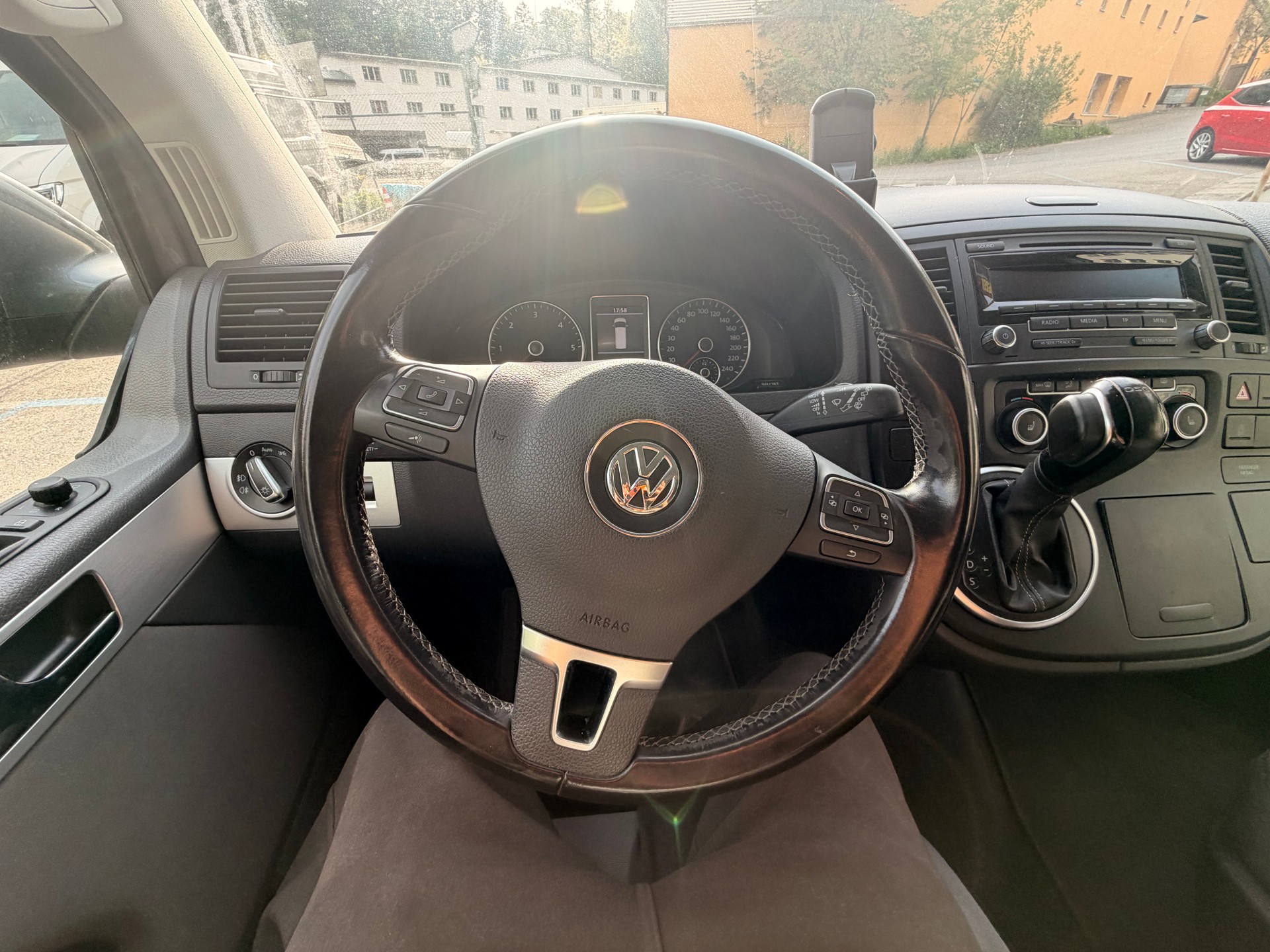 VW T5 Multivan 2.0 Bi-TDI CR Comfortline DSG-image-25