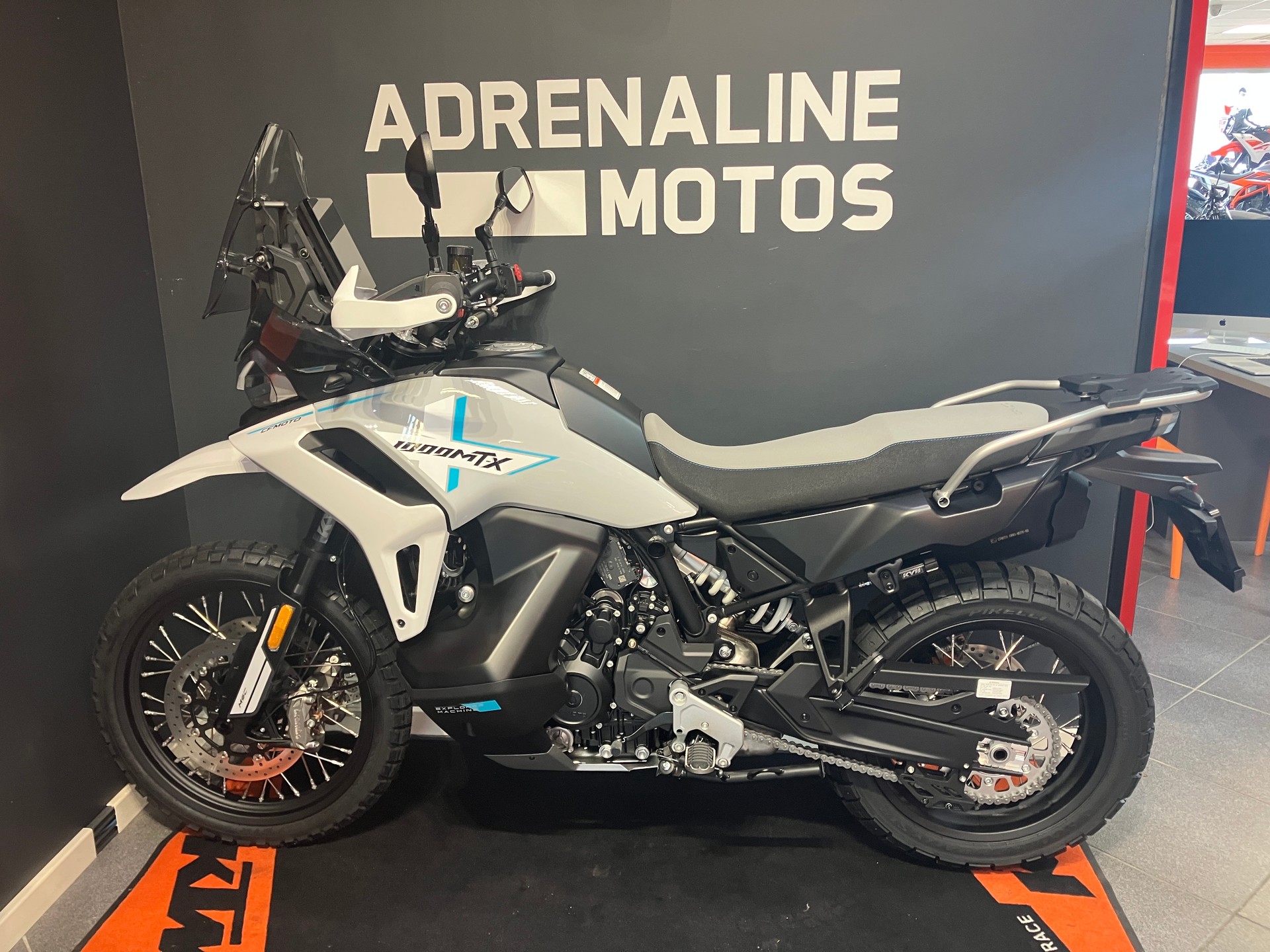 CF MOTO 1000 MT-X-showroom-element-3