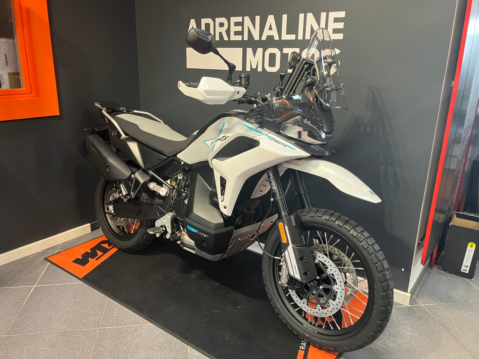 CF MOTO 1000 MT-X-showroom-element-1