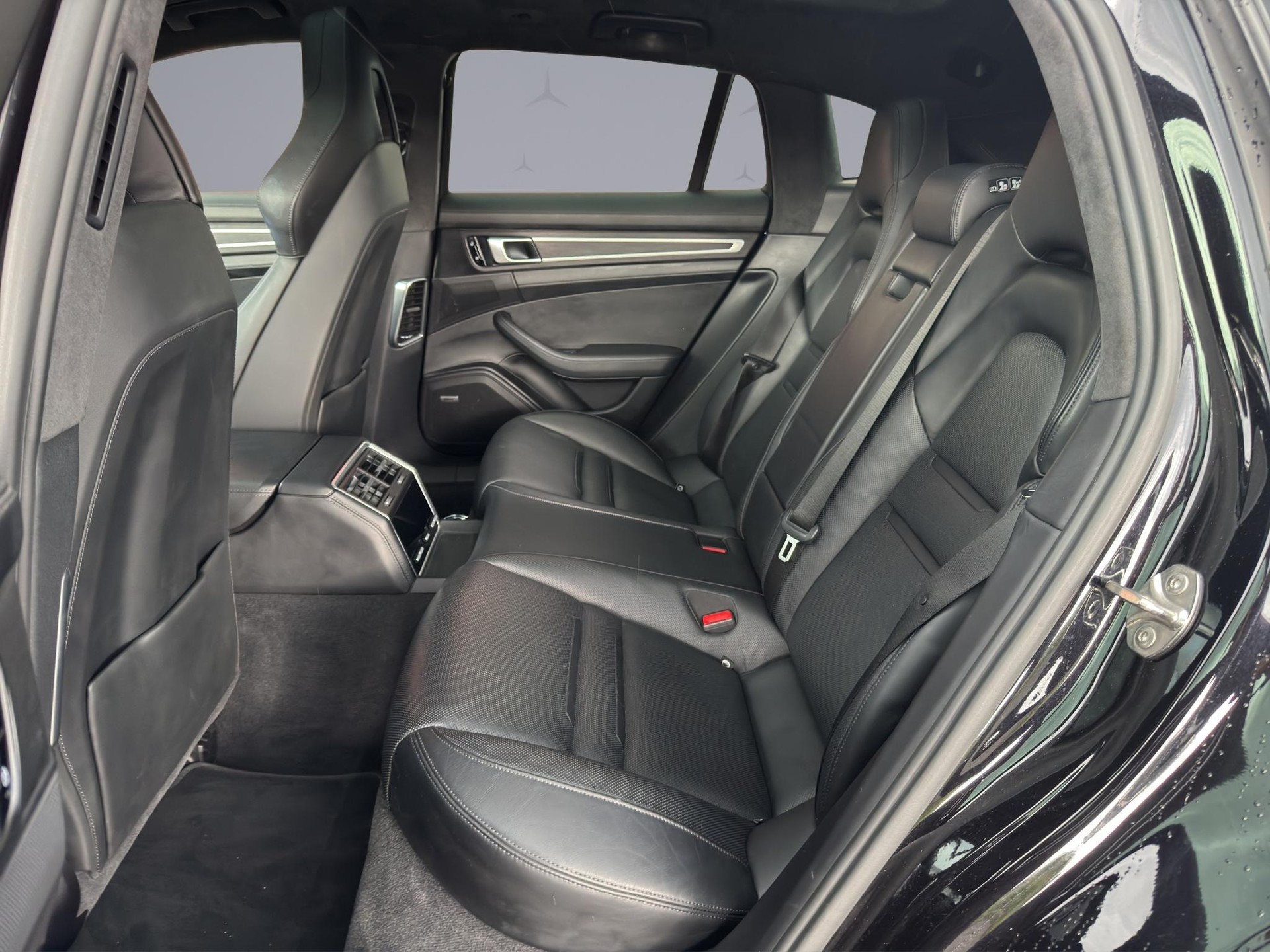 PORSCHE Panamera Sport Turismo 4.0 V8 GTS-image-11