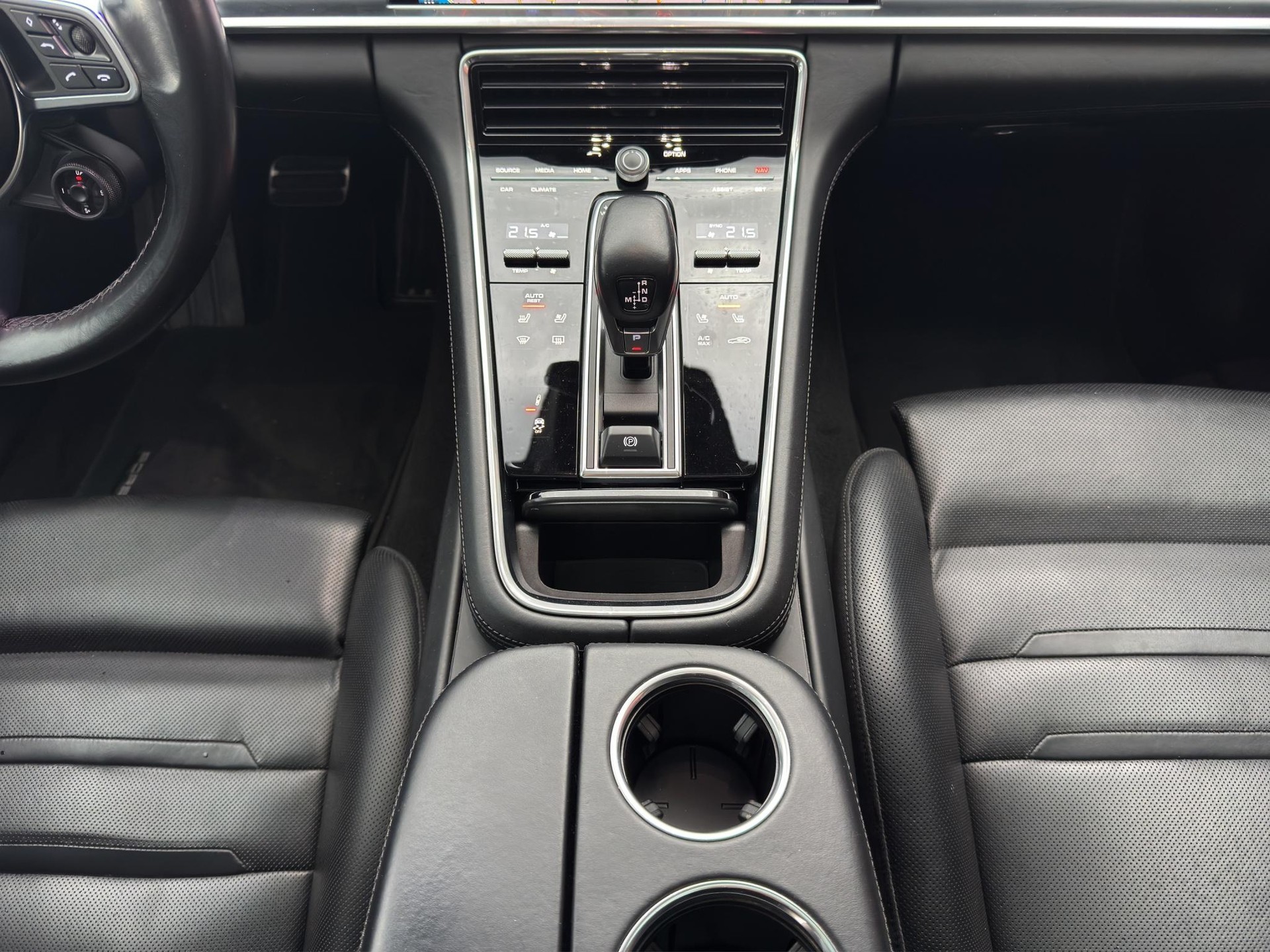 PORSCHE Panamera Sport Turismo 4.0 V8 GTS-image-13
