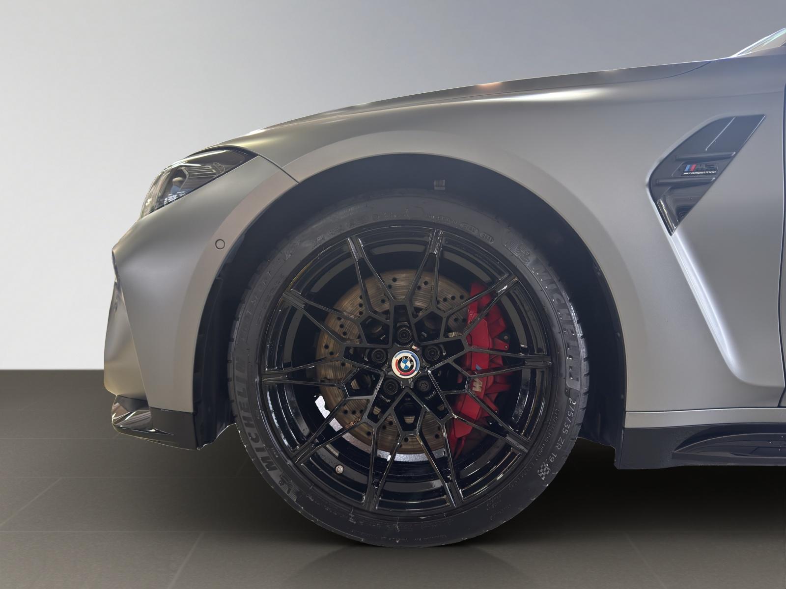 BMW M3 Competition xDrive Touring-showroom-element-3