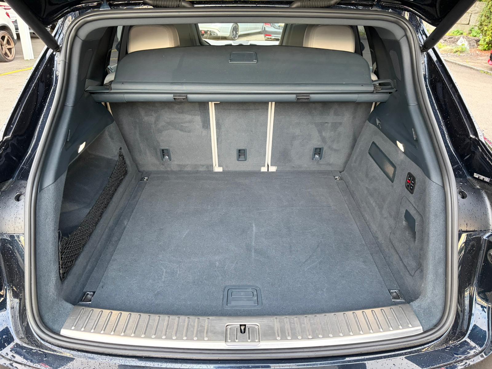 PORSCHE Cayenne-image-8