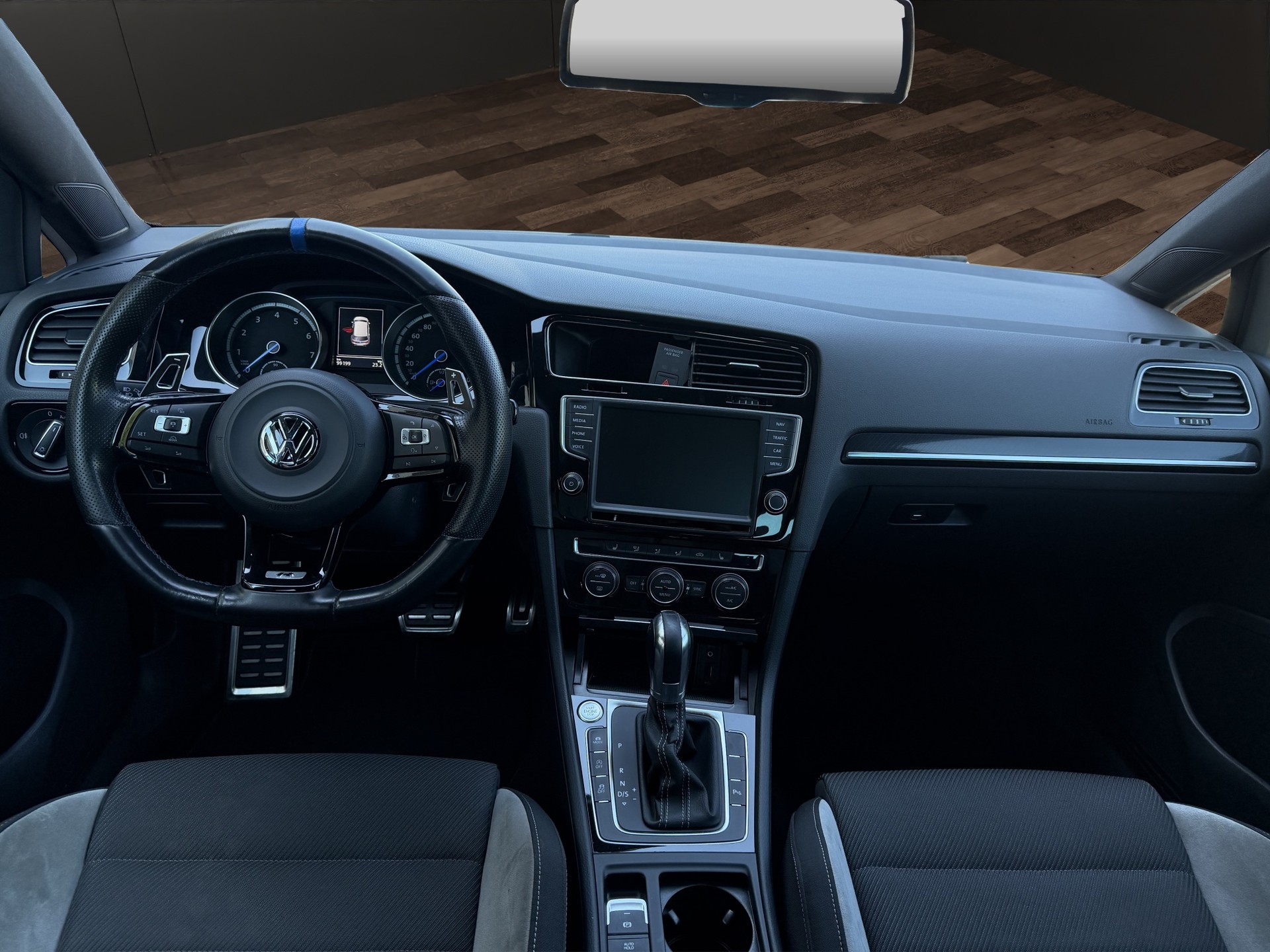 VW Golf 2.0 TSI R 4Motion DSG-image-9