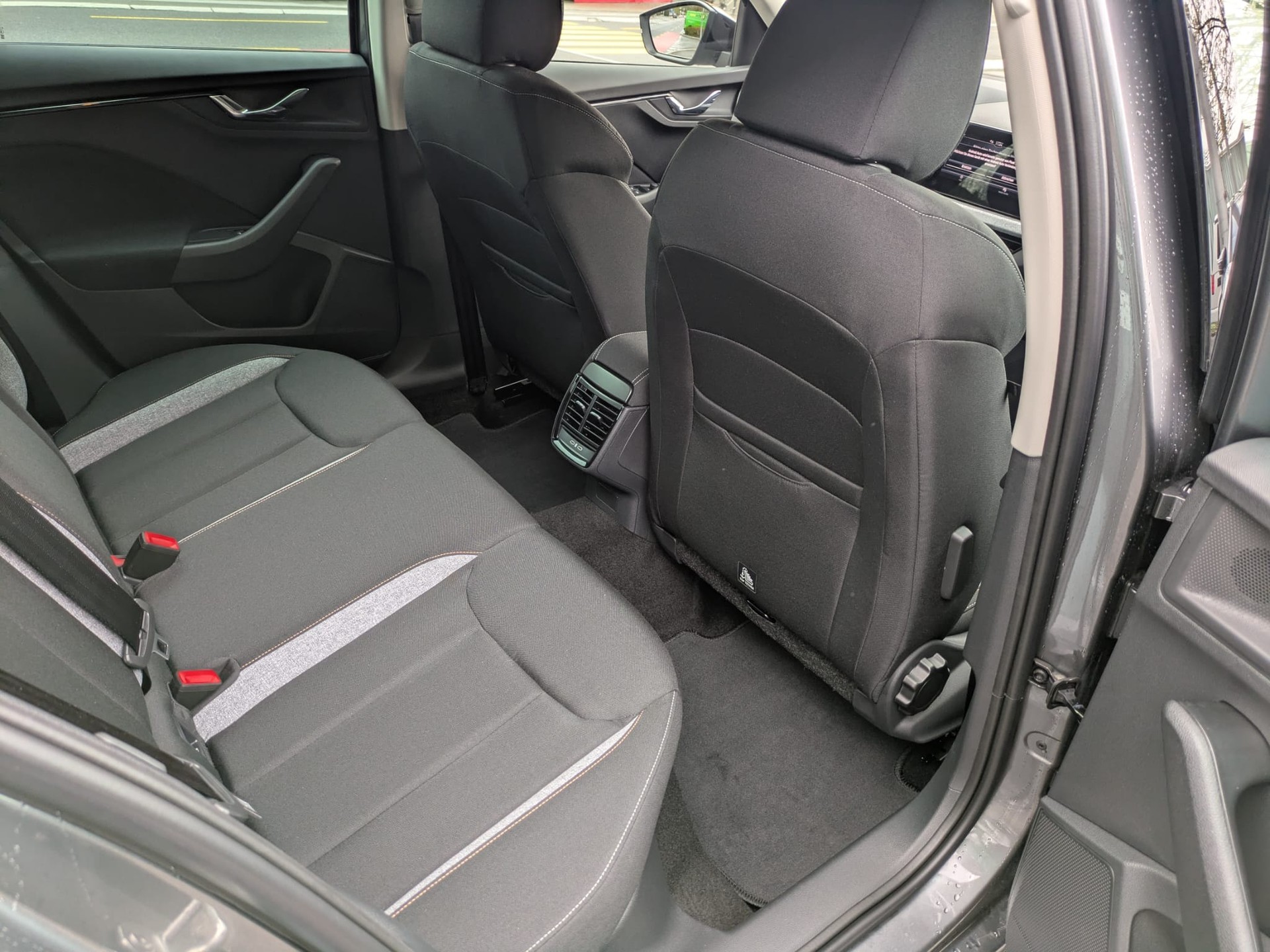SKODA Kamiq 1.0 TSI Selection DSG-image-10