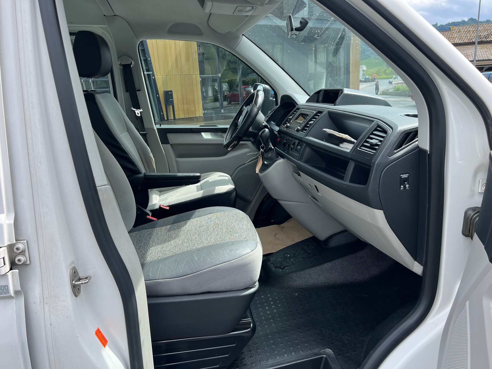 VW T6 2.0 TDI DSG PS 140 *** 5 Sitze * Alubrücke * Nutzlast 1120 kg * AHK 2500 kg *-image-13